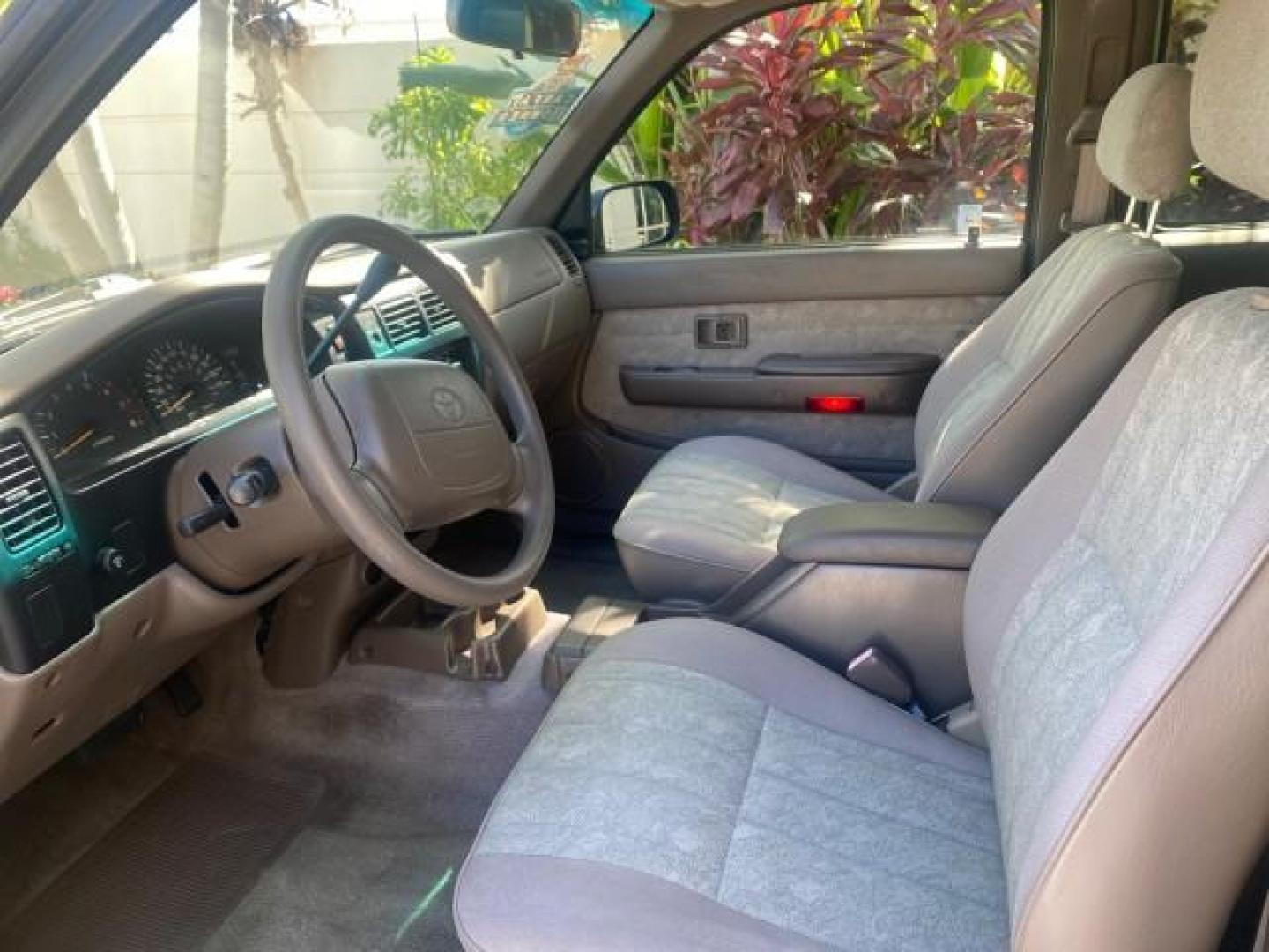 2000 Black Sand Pearl /Oak Toyota Tacoma LOW MILES 74,047 1 OWNER (4TAVL52N2YZ) with an 2.4L DOHC EFI 16-Valve I4 Engine engine, Automatic transmission, located at 4701 North Dixie Hwy, Pompano Beach, FL, 33064, (954) 422-2889, 26.240938, -80.123474 - OUR WEBPAGE FLORIDACARS1.COM HAS OVER 100 PHOTOS AND FREE CARFAX LINK 2000 TOYOTA TACOMA SR5 VIN: 4TAVL52N2YZ618796 4 T A V L 5 2 N 2 Y Z 6 1 8 7 9 6 CLUB CAB PICKUP 2.4L I4 F DOHC GASOLINE 29 MPG REAR WHEEL DRIVE Features Air Conditioning AM/FM Stereo Automatic Transmission Bed Liner Cassette Playe - Photo#47