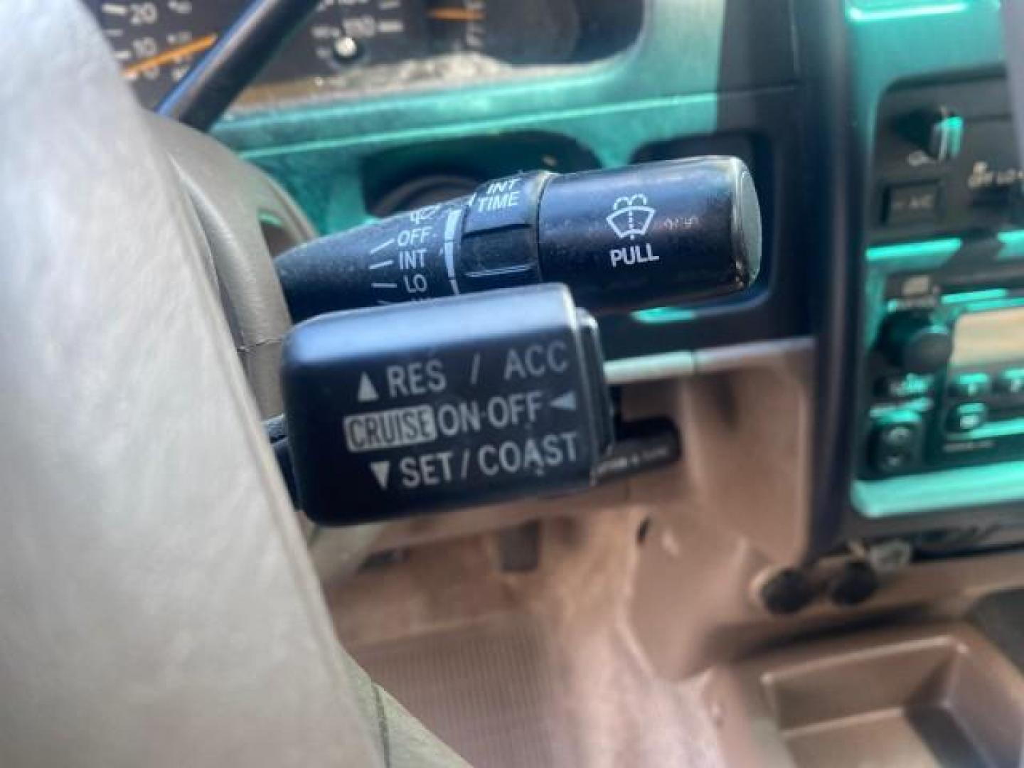 2000 Black Sand Pearl /Oak Toyota Tacoma LOW MILES 74,047 1 OWNER (4TAVL52N2YZ) with an 2.4L DOHC EFI 16-Valve I4 Engine engine, Automatic transmission, located at 4701 North Dixie Hwy, Pompano Beach, FL, 33064, (954) 422-2889, 26.240938, -80.123474 - OUR WEBPAGE FLORIDACARS1.COM HAS OVER 100 PHOTOS AND FREE CARFAX LINK 2000 TOYOTA TACOMA SR5 VIN: 4TAVL52N2YZ618796 4 T A V L 5 2 N 2 Y Z 6 1 8 7 9 6 CLUB CAB PICKUP 2.4L I4 F DOHC GASOLINE 29 MPG REAR WHEEL DRIVE Features Air Conditioning AM/FM Stereo Automatic Transmission Bed Liner Cassette Playe - Photo#53