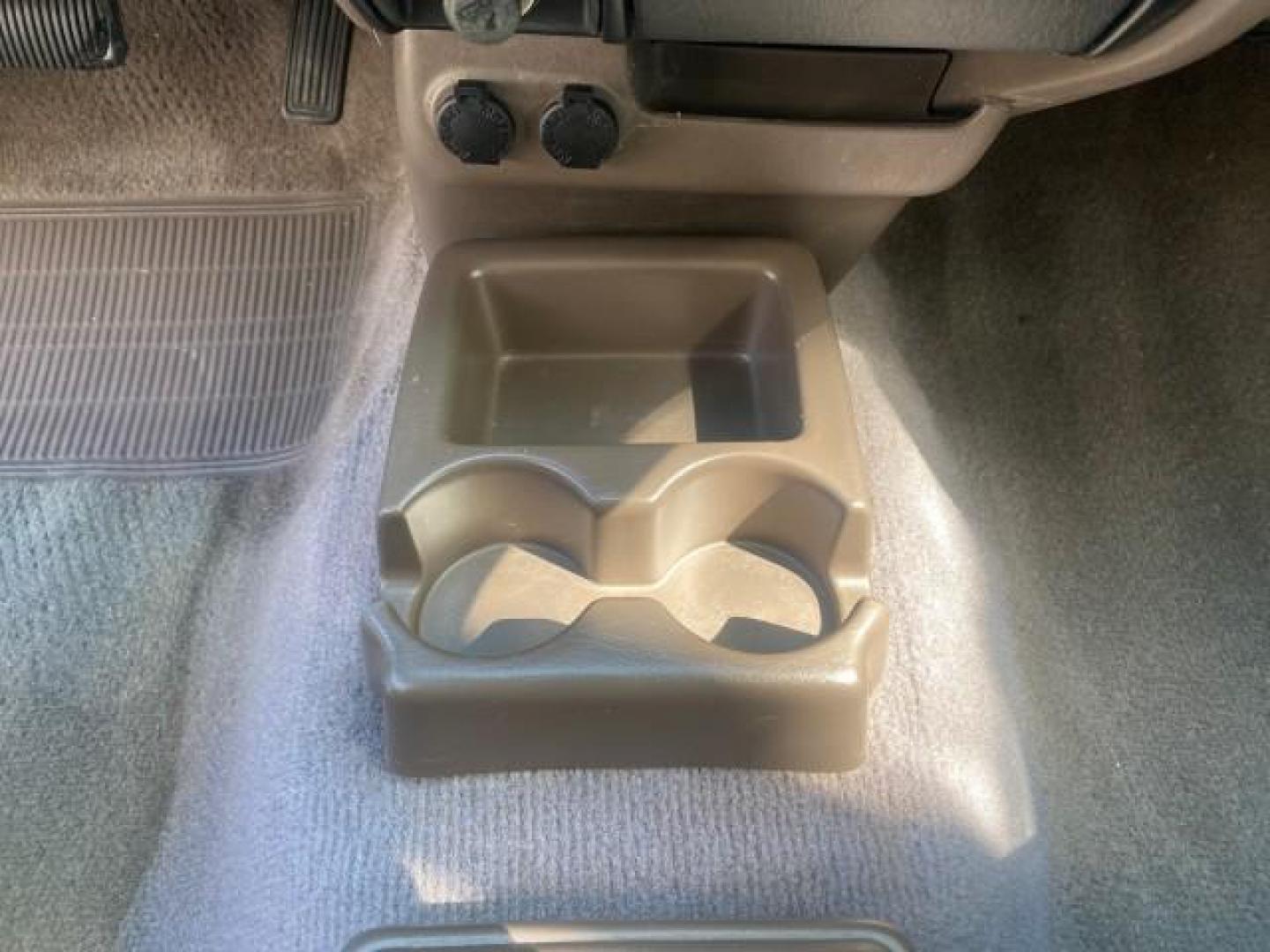 2000 Black Sand Pearl /Oak Toyota Tacoma LOW MILES 74,047 1 OWNER (4TAVL52N2YZ) with an 2.4L DOHC EFI 16-Valve I4 Engine engine, Automatic transmission, located at 4701 North Dixie Hwy, Pompano Beach, FL, 33064, (954) 422-2889, 26.240938, -80.123474 - OUR WEBPAGE FLORIDACARS1.COM HAS OVER 100 PHOTOS AND FREE CARFAX LINK 2000 TOYOTA TACOMA SR5 VIN: 4TAVL52N2YZ618796 4 T A V L 5 2 N 2 Y Z 6 1 8 7 9 6 CLUB CAB PICKUP 2.4L I4 F DOHC GASOLINE 29 MPG REAR WHEEL DRIVE Features Air Conditioning AM/FM Stereo Automatic Transmission Bed Liner Cassette Playe - Photo#63