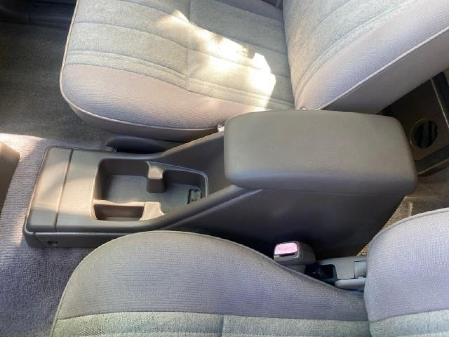 2000 Black Sand Pearl /Oak Toyota Tacoma LOW MILES 74,047 1 OWNER (4TAVL52N2YZ) with an 2.4L DOHC EFI 16-Valve I4 Engine engine, Automatic transmission, located at 4701 North Dixie Hwy, Pompano Beach, FL, 33064, (954) 422-2889, 26.240938, -80.123474 - OUR WEBPAGE FLORIDACARS1.COM HAS OVER 100 PHOTOS AND FREE CARFAX LINK 2000 TOYOTA TACOMA SR5 VIN: 4TAVL52N2YZ618796 4 T A V L 5 2 N 2 Y Z 6 1 8 7 9 6 CLUB CAB PICKUP 2.4L I4 F DOHC GASOLINE 29 MPG REAR WHEEL DRIVE Features Air Conditioning AM/FM Stereo Automatic Transmission Bed Liner Cassette Playe - Photo#65