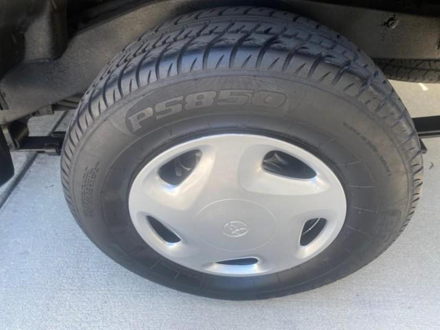 2000 Black Sand Pearl /Oak Toyota Tacoma LOW MILES 74,047 1 OWNER (4TAVL52N2YZ) with an 2.4L DOHC EFI 16-Valve I4 Engine engine, Automatic transmission, located at 4701 North Dixie Hwy, Pompano Beach, FL, 33064, (954) 422-2889, 26.240938, -80.123474 - OUR WEBPAGE FLORIDACARS1.COM HAS OVER 100 PHOTOS AND FREE CARFAX LINK 2000 TOYOTA TACOMA SR5 VIN: 4TAVL52N2YZ618796 4 T A V L 5 2 N 2 Y Z 6 1 8 7 9 6 CLUB CAB PICKUP 2.4L I4 F DOHC GASOLINE 29 MPG REAR WHEEL DRIVE Features Air Conditioning AM/FM Stereo Automatic Transmission Bed Liner Cassette Playe - Photo#87