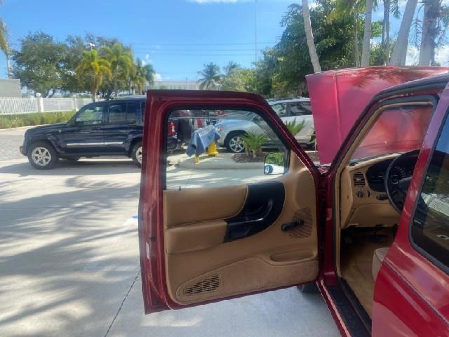 1995 Red /Tan Ford Ranger XLT EXTENDED CAB LOW MILES 64,867 (1FTCR14X7ST) with an 4.0L SPFI V6 Engine engine, Automatic transmission, located at 4701 North Dixie Hwy, Pompano Beach, FL, 33064, (954) 422-2889, 26.240938, -80.123474 - OUR WEBPAGE FLORIDACARS1.COM HAS OVER 100 PHOTOS AND FREE CARFAX LINK 1995 FORD RANGER SPLASH EXTENDED CAB - ICE COLD AC VIN: 1FTCR14X7STA40495 1 F T C R 1 4 X 7 S T A 4 0 4 9 5 CLUB CAB PICKUP 4.0L V6 F GASOLINE 29 MPG REAR WHEEL DRIVE Features ABS Brakes Air Conditioning Alloy Wheels AM/FM Stereo - Photo#9