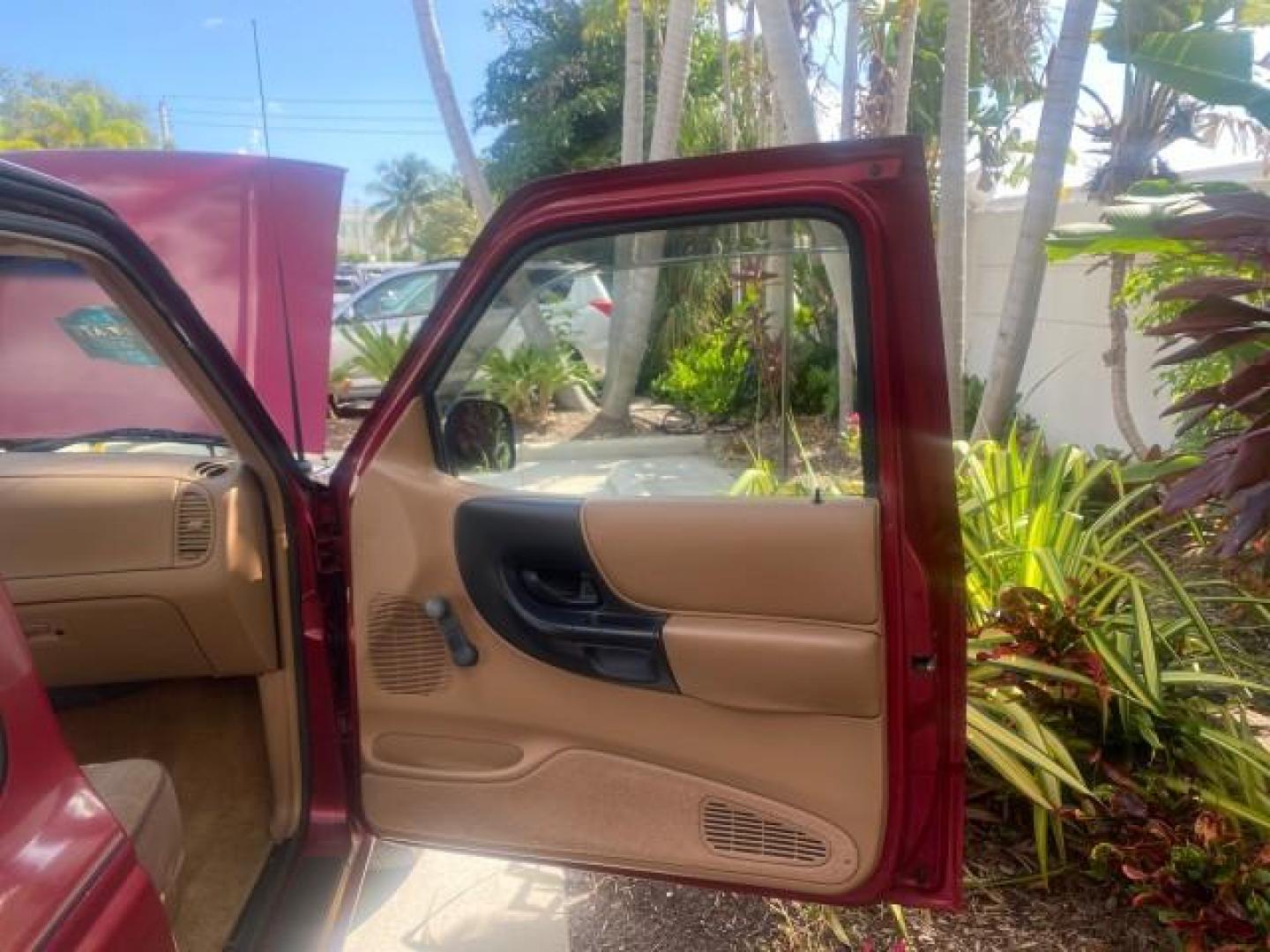 1995 Red /Tan Ford Ranger XLT EXTENDED CAB LOW MILES 64,867 (1FTCR14X7ST) with an 4.0L SPFI V6 Engine engine, Automatic transmission, located at 4701 North Dixie Hwy, Pompano Beach, FL, 33064, (954) 422-2889, 26.240938, -80.123474 - OUR WEBPAGE FLORIDACARS1.COM HAS OVER 100 PHOTOS AND FREE CARFAX LINK 1995 FORD RANGER SPLASH EXTENDED CAB - ICE COLD AC VIN: 1FTCR14X7STA40495 1 F T C R 1 4 X 7 S T A 4 0 4 9 5 CLUB CAB PICKUP 4.0L V6 F GASOLINE 29 MPG REAR WHEEL DRIVE Features ABS Brakes Air Conditioning Alloy Wheels AM/FM Stereo - Photo#11