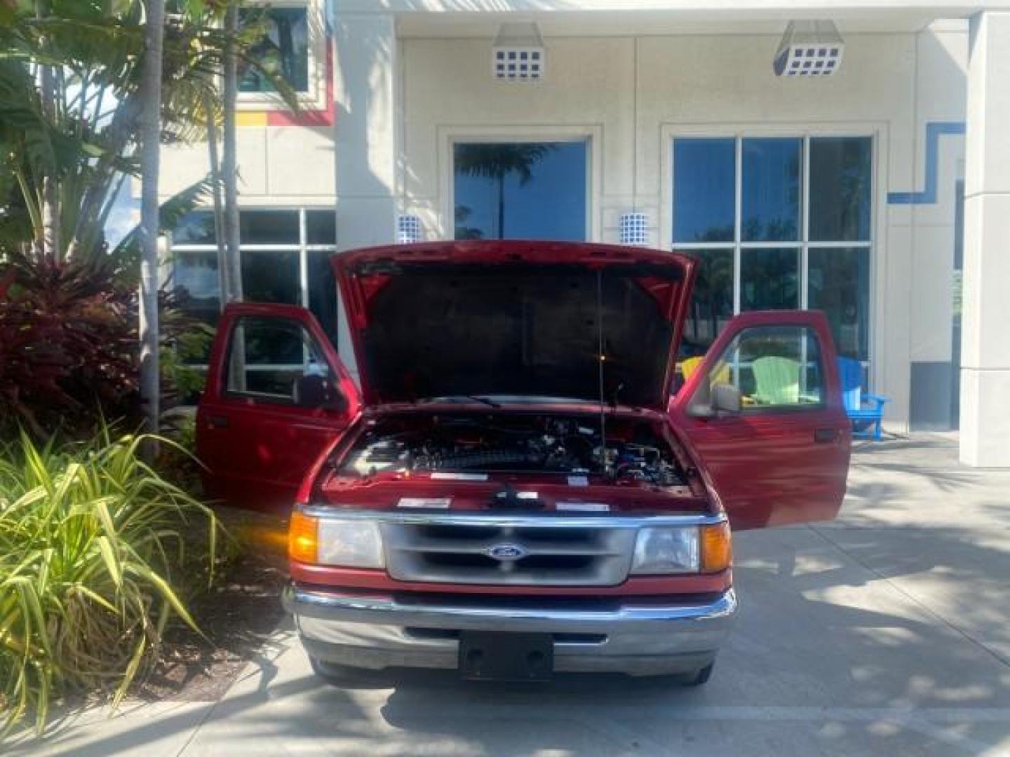 1995 Red /Tan Ford Ranger XLT EXTENDED CAB LOW MILES 64,867 (1FTCR14X7ST) with an 4.0L SPFI V6 Engine engine, Automatic transmission, located at 4701 North Dixie Hwy, Pompano Beach, FL, 33064, (954) 422-2889, 26.240938, -80.123474 - OUR WEBPAGE FLORIDACARS1.COM HAS OVER 100 PHOTOS AND FREE CARFAX LINK 1995 FORD RANGER SPLASH EXTENDED CAB - ICE COLD AC VIN: 1FTCR14X7STA40495 1 F T C R 1 4 X 7 S T A 4 0 4 9 5 CLUB CAB PICKUP 4.0L V6 F GASOLINE 29 MPG REAR WHEEL DRIVE Features ABS Brakes Air Conditioning Alloy Wheels AM/FM Stereo - Photo#16