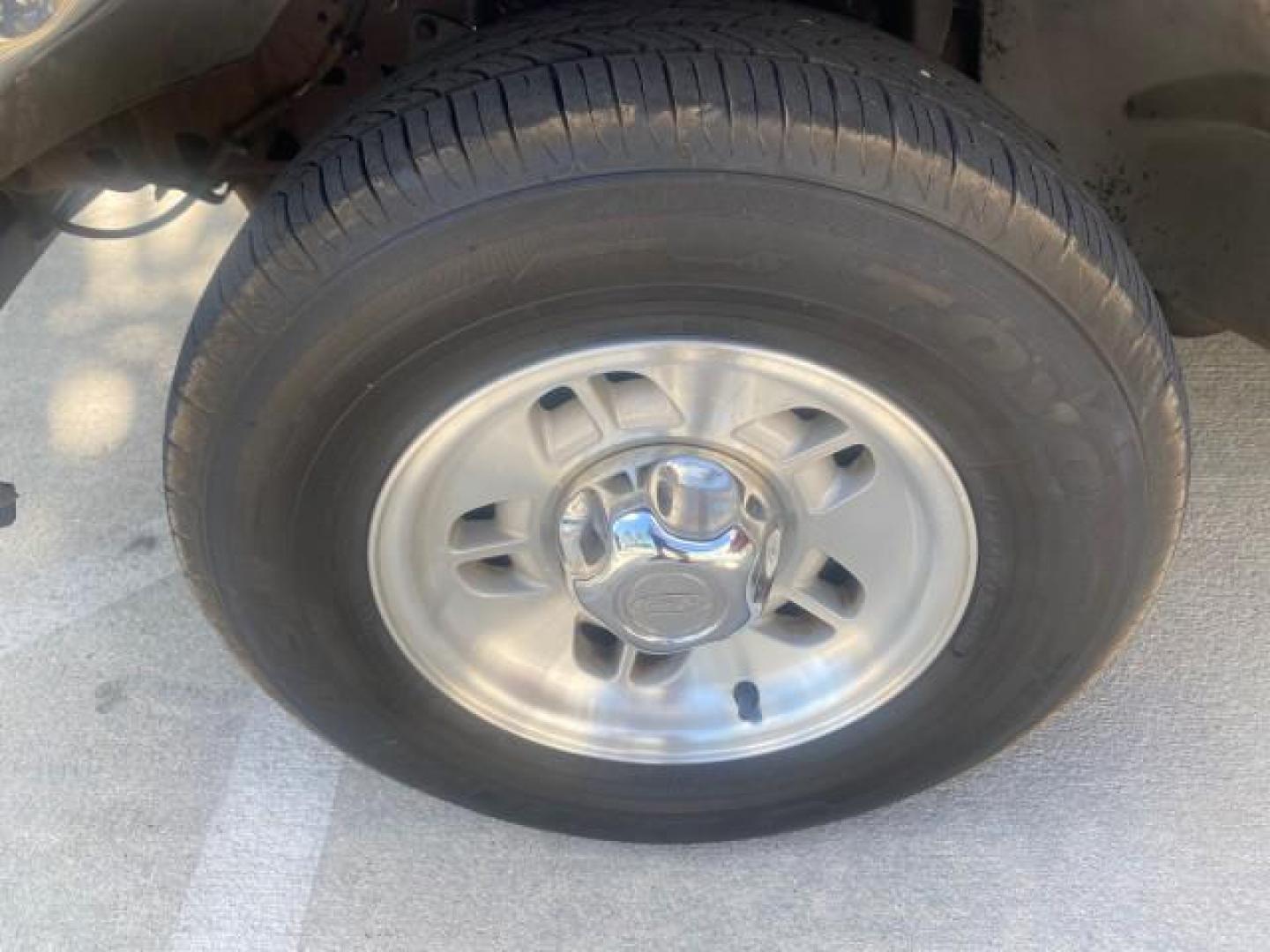 1995 Red /Tan Ford Ranger XLT EXTENDED CAB LOW MILES 64,867 (1FTCR14X7ST) with an 4.0L SPFI V6 Engine engine, Automatic transmission, located at 4701 North Dixie Hwy, Pompano Beach, FL, 33064, (954) 422-2889, 26.240938, -80.123474 - OUR WEBPAGE FLORIDACARS1.COM HAS OVER 100 PHOTOS AND FREE CARFAX LINK 1995 FORD RANGER SPLASH EXTENDED CAB - ICE COLD AC VIN: 1FTCR14X7STA40495 1 F T C R 1 4 X 7 S T A 4 0 4 9 5 CLUB CAB PICKUP 4.0L V6 F GASOLINE 29 MPG REAR WHEEL DRIVE Features ABS Brakes Air Conditioning Alloy Wheels AM/FM Stereo - Photo#19