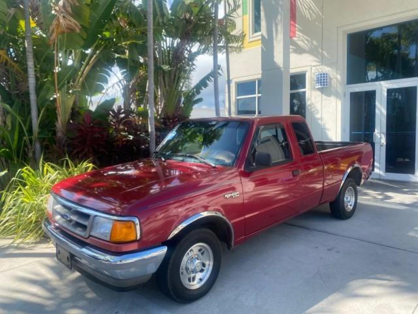 1995 Red /Tan Ford Ranger XLT EXTENDED CAB LOW MILES 64,867 (1FTCR14X7ST) with an 4.0L SPFI V6 Engine engine, Automatic transmission, located at 4701 North Dixie Hwy, Pompano Beach, FL, 33064, (954) 422-2889, 26.240938, -80.123474 - OUR WEBPAGE FLORIDACARS1.COM HAS OVER 100 PHOTOS AND FREE CARFAX LINK 1995 FORD RANGER SPLASH EXTENDED CAB - ICE COLD AC VIN: 1FTCR14X7STA40495 1 F T C R 1 4 X 7 S T A 4 0 4 9 5 CLUB CAB PICKUP 4.0L V6 F GASOLINE 29 MPG REAR WHEEL DRIVE Features ABS Brakes Air Conditioning Alloy Wheels AM/FM Stereo - Photo#30