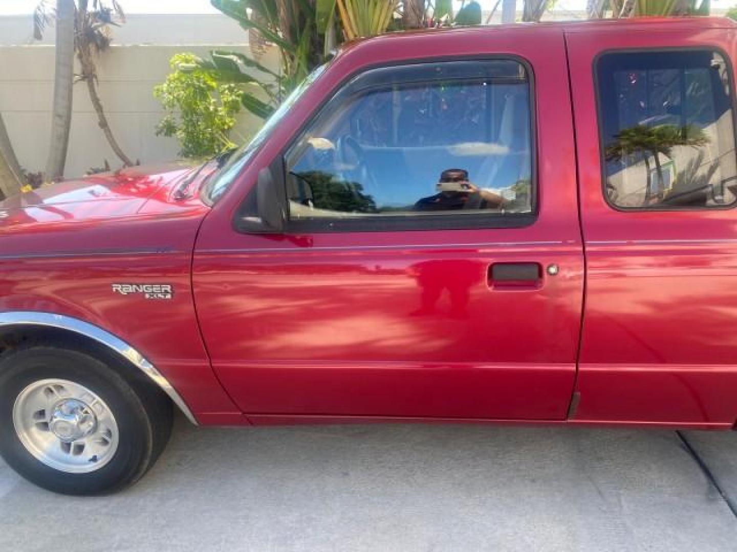 1995 Red /Tan Ford Ranger XLT EXTENDED CAB LOW MILES 64,867 (1FTCR14X7ST) with an 4.0L SPFI V6 Engine engine, Automatic transmission, located at 4701 North Dixie Hwy, Pompano Beach, FL, 33064, (954) 422-2889, 26.240938, -80.123474 - OUR WEBPAGE FLORIDACARS1.COM HAS OVER 100 PHOTOS AND FREE CARFAX LINK 1995 FORD RANGER SPLASH EXTENDED CAB - ICE COLD AC VIN: 1FTCR14X7STA40495 1 F T C R 1 4 X 7 S T A 4 0 4 9 5 CLUB CAB PICKUP 4.0L V6 F GASOLINE 29 MPG REAR WHEEL DRIVE Features ABS Brakes Air Conditioning Alloy Wheels AM/FM Stereo - Photo#37