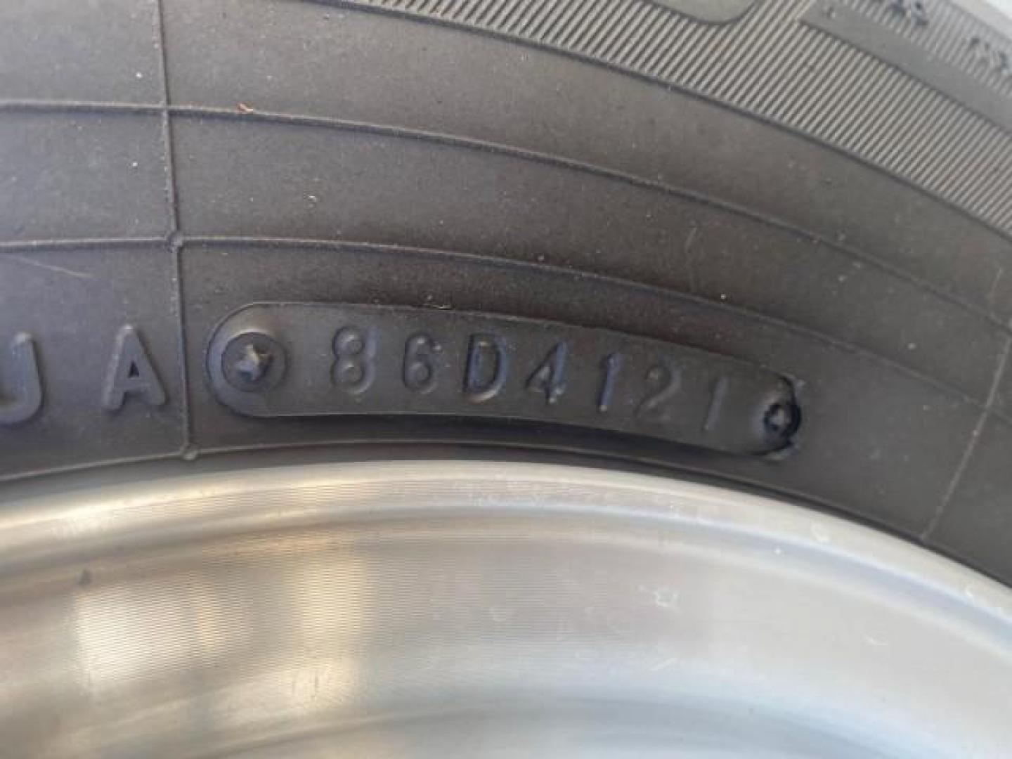 1995 Red /Tan Ford Ranger XLT EXTENDED CAB LOW MILES 64,867 (1FTCR14X7ST) with an 4.0L SPFI V6 Engine engine, Automatic transmission, located at 4701 North Dixie Hwy, Pompano Beach, FL, 33064, (954) 422-2889, 26.240938, -80.123474 - OUR WEBPAGE FLORIDACARS1.COM HAS OVER 100 PHOTOS AND FREE CARFAX LINK 1995 FORD RANGER SPLASH EXTENDED CAB - ICE COLD AC VIN: 1FTCR14X7STA40495 1 F T C R 1 4 X 7 S T A 4 0 4 9 5 CLUB CAB PICKUP 4.0L V6 F GASOLINE 29 MPG REAR WHEEL DRIVE Features ABS Brakes Air Conditioning Alloy Wheels AM/FM Stereo - Photo#41