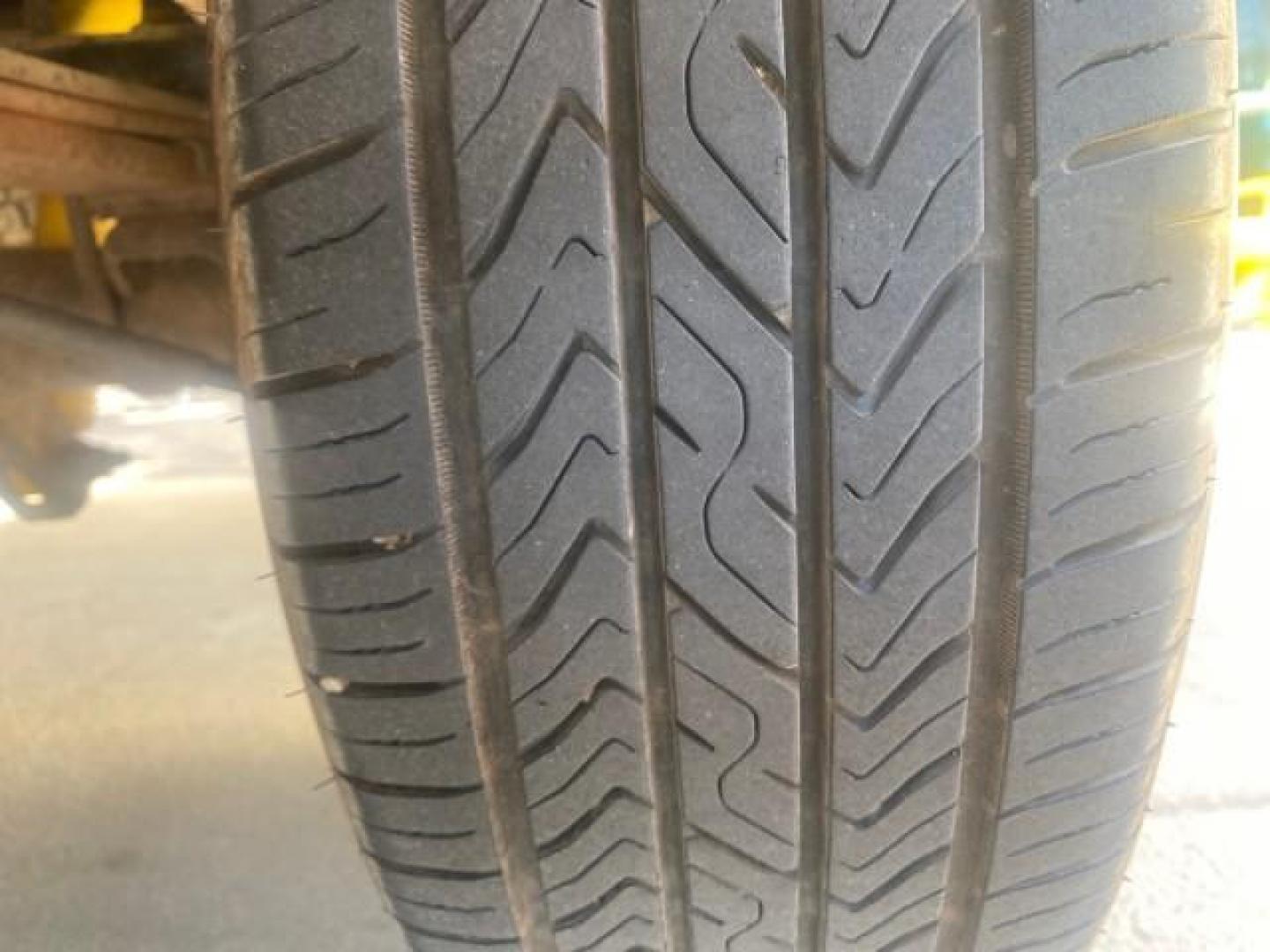 1995 Red /Tan Ford Ranger XLT EXTENDED CAB LOW MILES 64,867 (1FTCR14X7ST) with an 4.0L SPFI V6 Engine engine, Automatic transmission, located at 4701 North Dixie Hwy, Pompano Beach, FL, 33064, (954) 422-2889, 26.240938, -80.123474 - OUR WEBPAGE FLORIDACARS1.COM HAS OVER 100 PHOTOS AND FREE CARFAX LINK 1995 FORD RANGER SPLASH EXTENDED CAB - ICE COLD AC VIN: 1FTCR14X7STA40495 1 F T C R 1 4 X 7 S T A 4 0 4 9 5 CLUB CAB PICKUP 4.0L V6 F GASOLINE 29 MPG REAR WHEEL DRIVE Features ABS Brakes Air Conditioning Alloy Wheels AM/FM Stereo - Photo#73