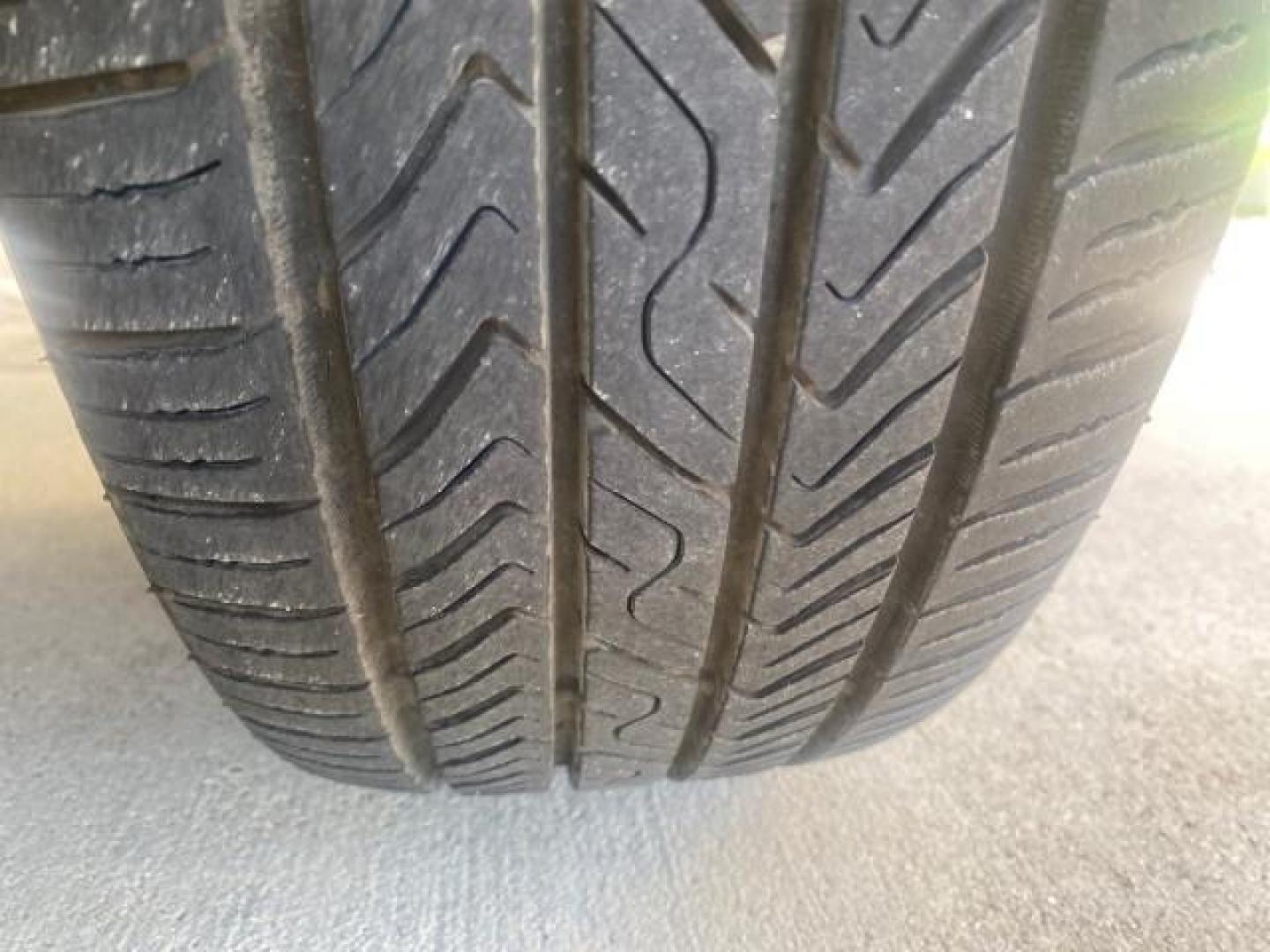 1995 Red /Tan Ford Ranger XLT EXTENDED CAB LOW MILES 64,867 (1FTCR14X7ST) with an 4.0L SPFI V6 Engine engine, Automatic transmission, located at 4701 North Dixie Hwy, Pompano Beach, FL, 33064, (954) 422-2889, 26.240938, -80.123474 - OUR WEBPAGE FLORIDACARS1.COM HAS OVER 100 PHOTOS AND FREE CARFAX LINK 1995 FORD RANGER SPLASH EXTENDED CAB - ICE COLD AC VIN: 1FTCR14X7STA40495 1 F T C R 1 4 X 7 S T A 4 0 4 9 5 CLUB CAB PICKUP 4.0L V6 F GASOLINE 29 MPG REAR WHEEL DRIVE Features ABS Brakes Air Conditioning Alloy Wheels AM/FM Stereo - Photo#97