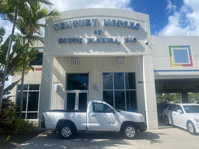 2009 Super White /Graphite Toyota Tacoma LOW MILES 25,398 1 OWNER (5TENX22N19Z) with an 2.7L DOHC EFI 16-Valve I4 VVT-i Engine engine, Automatic transmission, located at 4701 North Dixie Hwy, Pompano Beach, FL, 33064, (954) 422-2889, 26.240938, -80.123474 - OUR WEBPAGE FLORIDACARS1.COM HAS OVER 100 PHOTOS AND FREE CARFAX LINK 2009 TOYOTA TACOMA ICE COLD AC ONE OF A KIND FIND TOW PACKAGE VIN: 5TENX22N19Z601422 5 T E N X 2 2 N 1 9 Z 6 0 1 4 2 2 PICKUP 2.7L I4 F DOHC 16V GASOLINE 28 MPG REAR WHEEL DRIVE Features ABS Brakes AM/FM Stereo Automatic Transmiss - Photo#0