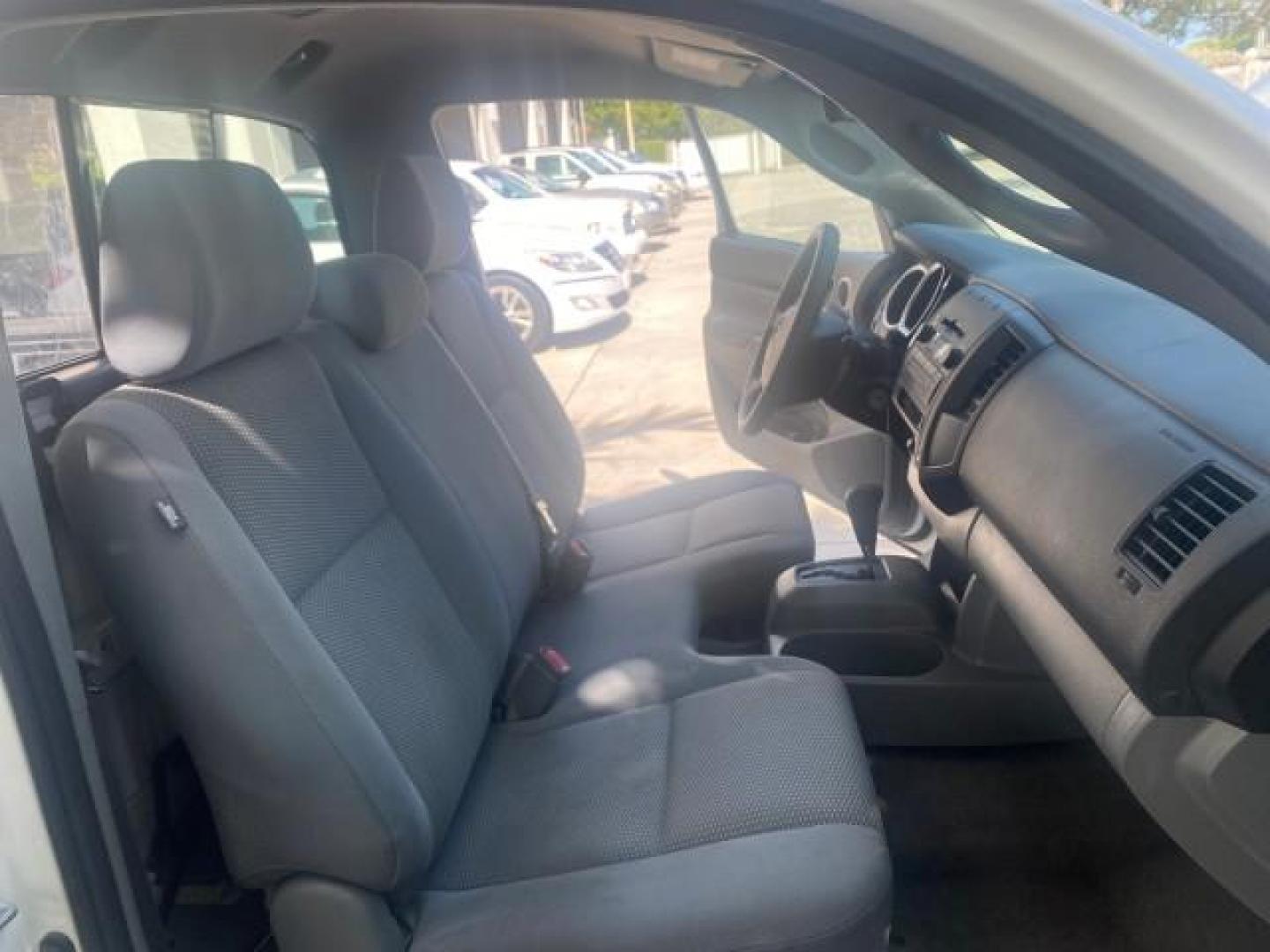 2009 Super White /Graphite Toyota Tacoma LOW MILES 25,398 1 OWNER (5TENX22N19Z) with an 2.7L DOHC EFI 16-Valve I4 VVT-i Engine engine, Automatic transmission, located at 4701 North Dixie Hwy, Pompano Beach, FL, 33064, (954) 422-2889, 26.240938, -80.123474 - OUR WEBPAGE FLORIDACARS1.COM HAS OVER 100 PHOTOS AND FREE CARFAX LINK 2009 TOYOTA TACOMA ICE COLD AC ONE OF A KIND FIND VIN: 5TENX22N19Z601422 5 T E N X 2 2 N 1 9 Z 6 0 1 4 2 2 PICKUP 2.7L I4 F DOHC 16V GASOLINE 28 MPG REAR WHEEL DRIVE Features ABS Brakes AM/FM Stereo Automatic Transmission Auxiliar - Photo#12