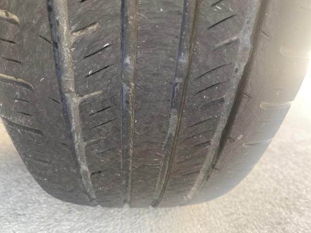 2009 Super White /Graphite Toyota Tacoma LOW MILES 25,398 1 OWNER (5TENX22N19Z) with an 2.7L DOHC EFI 16-Valve I4 VVT-i Engine engine, Automatic transmission, located at 4701 North Dixie Hwy, Pompano Beach, FL, 33064, (954) 422-2889, 26.240938, -80.123474 - OUR WEBPAGE FLORIDACARS1.COM HAS OVER 100 PHOTOS AND FREE CARFAX LINK 2009 TOYOTA TACOMA ICE COLD AC ONE OF A KIND FIND TOW PACKAGE VIN: 5TENX22N19Z601422 5 T E N X 2 2 N 1 9 Z 6 0 1 4 2 2 PICKUP 2.7L I4 F DOHC 16V GASOLINE 28 MPG REAR WHEEL DRIVE Features ABS Brakes AM/FM Stereo Automatic Transmiss - Photo#20