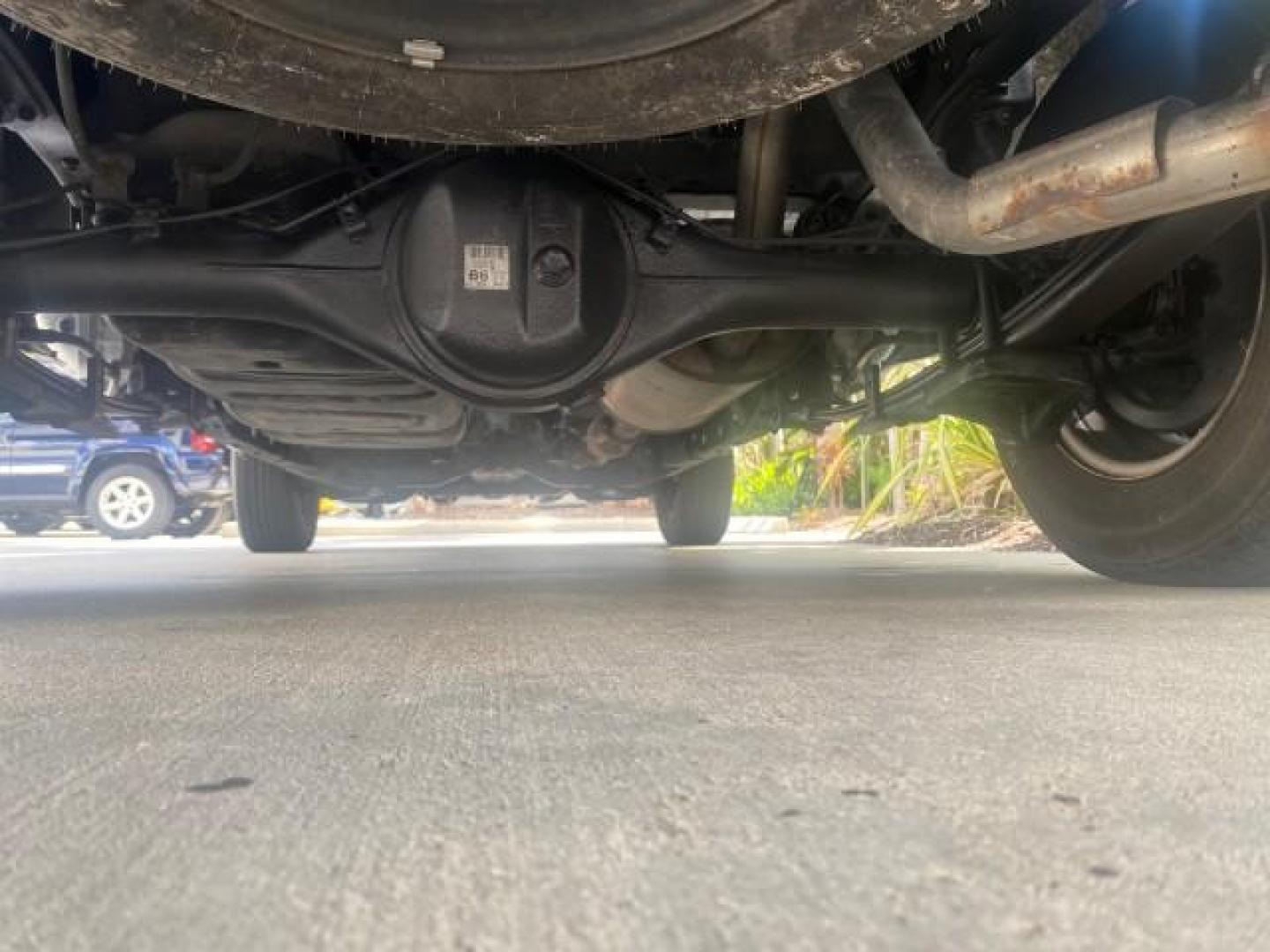 2009 Super White /Graphite Toyota Tacoma LOW MILES 25,398 1 OWNER (5TENX22N19Z) with an 2.7L DOHC EFI 16-Valve I4 VVT-i Engine engine, Automatic transmission, located at 4701 North Dixie Hwy, Pompano Beach, FL, 33064, (954) 422-2889, 26.240938, -80.123474 - OUR WEBPAGE FLORIDACARS1.COM HAS OVER 100 PHOTOS AND FREE CARFAX LINK 2009 TOYOTA TACOMA ICE COLD AC ONE OF A KIND FIND VIN: 5TENX22N19Z601422 5 T E N X 2 2 N 1 9 Z 6 0 1 4 2 2 PICKUP 2.7L I4 F DOHC 16V GASOLINE 28 MPG REAR WHEEL DRIVE Features ABS Brakes AM/FM Stereo Automatic Transmission Auxiliar - Photo#22