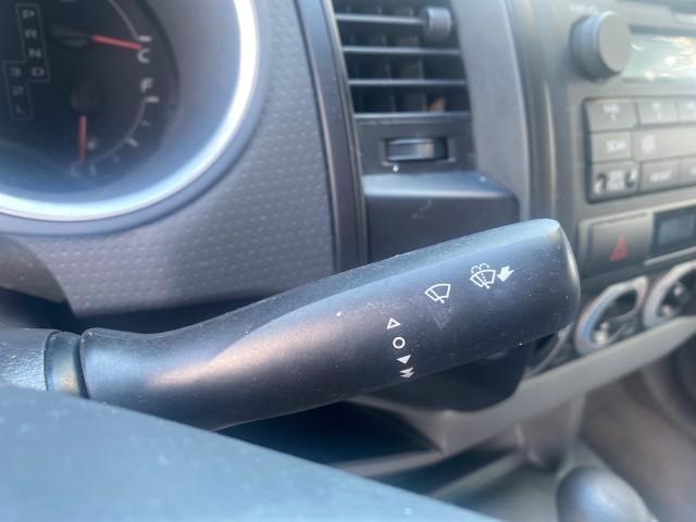 2009 Super White /Graphite Toyota Tacoma LOW MILES 25,398 1 OWNER (5TENX22N19Z) with an 2.7L DOHC EFI 16-Valve I4 VVT-i Engine engine, Automatic transmission, located at 4701 North Dixie Hwy, Pompano Beach, FL, 33064, (954) 422-2889, 26.240938, -80.123474 - OUR WEBPAGE FLORIDACARS1.COM HAS OVER 100 PHOTOS AND FREE CARFAX LINK 2009 TOYOTA TACOMA ICE COLD AC ONE OF A KIND FIND TOW PACKAGE VIN: 5TENX22N19Z601422 5 T E N X 2 2 N 1 9 Z 6 0 1 4 2 2 PICKUP 2.7L I4 F DOHC 16V GASOLINE 28 MPG REAR WHEEL DRIVE Features ABS Brakes AM/FM Stereo Automatic Transmiss - Photo#52