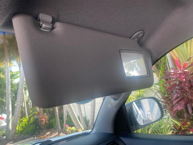 2009 Super White /Graphite Toyota Tacoma LOW MILES 25,398 1 OWNER (5TENX22N19Z) with an 2.7L DOHC EFI 16-Valve I4 VVT-i Engine engine, Automatic transmission, located at 4701 North Dixie Hwy, Pompano Beach, FL, 33064, (954) 422-2889, 26.240938, -80.123474 - OUR WEBPAGE FLORIDACARS1.COM HAS OVER 100 PHOTOS AND FREE CARFAX LINK 2009 TOYOTA TACOMA ICE COLD AC ONE OF A KIND FIND TOW PACKAGE VIN: 5TENX22N19Z601422 5 T E N X 2 2 N 1 9 Z 6 0 1 4 2 2 PICKUP 2.7L I4 F DOHC 16V GASOLINE 28 MPG REAR WHEEL DRIVE Features ABS Brakes AM/FM Stereo Automatic Transmiss - Photo#65