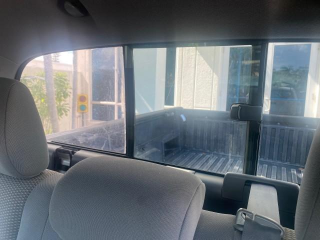 2009 Super White /Graphite Toyota Tacoma LOW MILES 25,398 1 OWNER (5TENX22N19Z) with an 2.7L DOHC EFI 16-Valve I4 VVT-i Engine engine, Automatic transmission, located at 4701 North Dixie Hwy, Pompano Beach, FL, 33064, (954) 422-2889, 26.240938, -80.123474 - OUR WEBPAGE FLORIDACARS1.COM HAS OVER 100 PHOTOS AND FREE CARFAX LINK 2009 TOYOTA TACOMA ICE COLD AC ONE OF A KIND FIND TOW PACKAGE VIN: 5TENX22N19Z601422 5 T E N X 2 2 N 1 9 Z 6 0 1 4 2 2 PICKUP 2.7L I4 F DOHC 16V GASOLINE 28 MPG REAR WHEEL DRIVE Features ABS Brakes AM/FM Stereo Automatic Transmiss - Photo#67