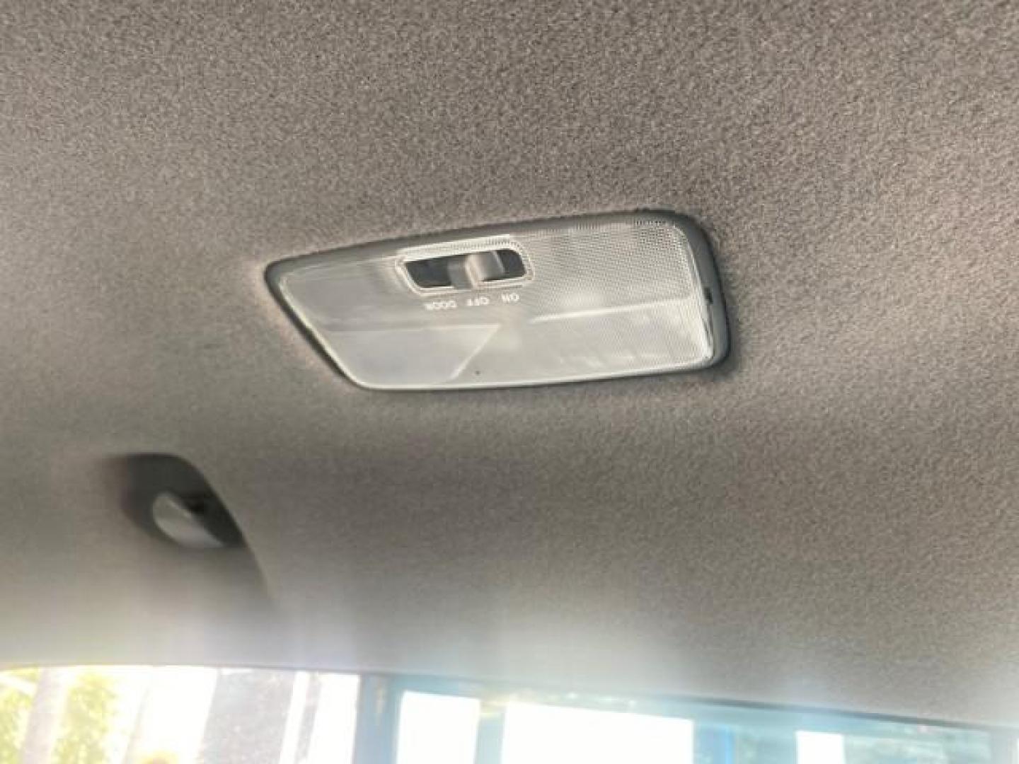 2009 Super White /Graphite Toyota Tacoma LOW MILES 25,398 1 OWNER (5TENX22N19Z) with an 2.7L DOHC EFI 16-Valve I4 VVT-i Engine engine, Automatic transmission, located at 4701 North Dixie Hwy, Pompano Beach, FL, 33064, (954) 422-2889, 26.240938, -80.123474 - OUR WEBPAGE FLORIDACARS1.COM HAS OVER 100 PHOTOS AND FREE CARFAX LINK 2009 TOYOTA TACOMA ICE COLD AC ONE OF A KIND FIND VIN: 5TENX22N19Z601422 5 T E N X 2 2 N 1 9 Z 6 0 1 4 2 2 PICKUP 2.7L I4 F DOHC 16V GASOLINE 28 MPG REAR WHEEL DRIVE Features ABS Brakes AM/FM Stereo Automatic Transmission Auxiliar - Photo#70