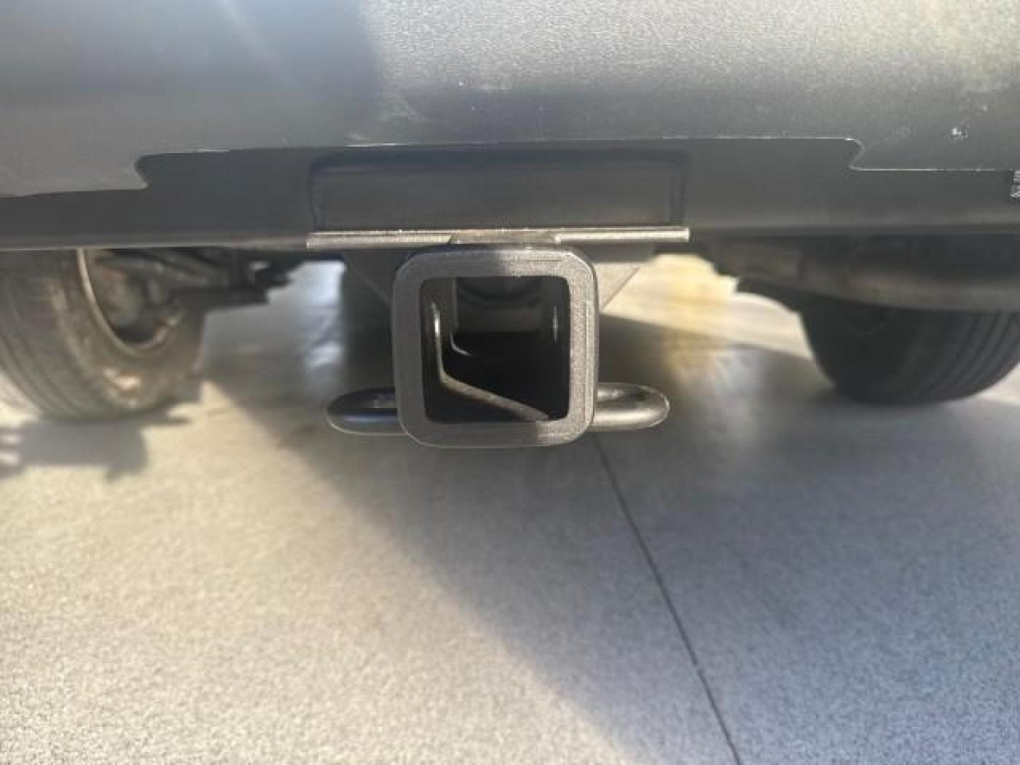 2009 Super White /Graphite Toyota Tacoma LOW MILES 25,398 1 OWNER (5TENX22N19Z) with an 2.7L DOHC EFI 16-Valve I4 VVT-i Engine engine, Automatic transmission, located at 4701 North Dixie Hwy, Pompano Beach, FL, 33064, (954) 422-2889, 26.240938, -80.123474 - OUR WEBPAGE FLORIDACARS1.COM HAS OVER 100 PHOTOS AND FREE CARFAX LINK 2009 TOYOTA TACOMA ICE COLD AC ONE OF A KIND FIND TOW PACKAGE VIN: 5TENX22N19Z601422 5 T E N X 2 2 N 1 9 Z 6 0 1 4 2 2 PICKUP 2.7L I4 F DOHC 16V GASOLINE 28 MPG REAR WHEEL DRIVE Features ABS Brakes AM/FM Stereo Automatic Transmiss - Photo#84