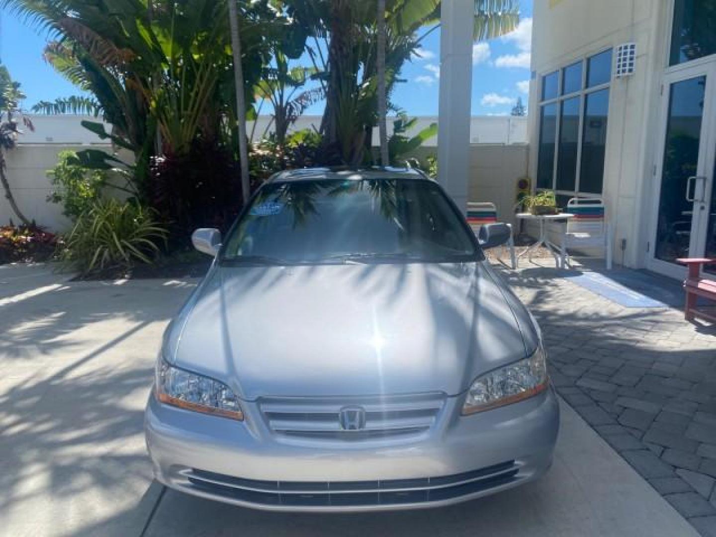 2001 Satin Silver Metallic /Ivory Honda Accord Sdn EX LOW MILES 67,683 (JHMCG56601C) with an 2.3L 16-Valve VTEC I4 LEV-Certified Engine engine, Automatic transmission, located at 4701 North Dixie Hwy, Pompano Beach, FL, 33064, (954) 422-2889, 26.240938, -80.123474 - OUR WEBPAGE FLORIDACARS1.COM HAS OVER 100 PHOTOS AND FREE CARFAX LINK 2001 HONDA ACCORD EX VIN: JHMCG56601C020555 J H M C G 5 6 6 0 1 C 0 2 0 5 5 5 SEDAN 4 DR 2.3L I4 F OHV GASOLINE FRONT WHEEL DRIVE Features ABS Brakes Air Conditioning Alloy Wheels AM/FM Stereo Automatic Transmission Cassette Playe - Photo#2