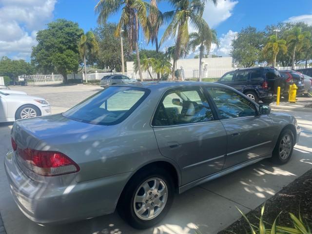 2001 Satin Silver Metallic /Ivory Honda Accord Sdn EX LOW MILES 67,683 (JHMCG56601C) with an 2.3L 16-Valve VTEC I4 LEV-Certified Engine engine, Automatic transmission, located at 4701 North Dixie Hwy, Pompano Beach, FL, 33064, (954) 422-2889, 26.240938, -80.123474 - OUR WEBPAGE FLORIDACARS1.COM HAS OVER 100 PHOTOS AND FREE CARFAX LINK 2001 HONDA ACCORD EX VIN: JHMCG56601C020555 J H M C G 5 6 6 0 1 C 0 2 0 5 5 5 SEDAN 4 DR 2.3L I4 F OHV GASOLINE FRONT WHEEL DRIVE Features ABS Brakes Air Conditioning Alloy Wheels AM/FM Stereo Automatic Transmission Cassette Playe - Photo#7