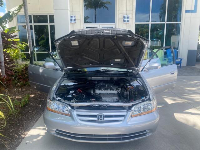 2001 Satin Silver Metallic /Ivory Honda Accord Sdn EX LOW MILES 67,683 (JHMCG56601C) with an 2.3L 16-Valve VTEC I4 LEV-Certified Engine engine, Automatic transmission, located at 4701 North Dixie Hwy, Pompano Beach, FL, 33064, (954) 422-2889, 26.240938, -80.123474 - OUR WEBPAGE FLORIDACARS1.COM HAS OVER 100 PHOTOS AND FREE CARFAX LINK 2001 HONDA ACCORD EX VIN: JHMCG56601C020555 J H M C G 5 6 6 0 1 C 0 2 0 5 5 5 SEDAN 4 DR 2.3L I4 F OHV GASOLINE FRONT WHEEL DRIVE Features ABS Brakes Air Conditioning Alloy Wheels AM/FM Stereo Automatic Transmission Cassette Playe - Photo#17