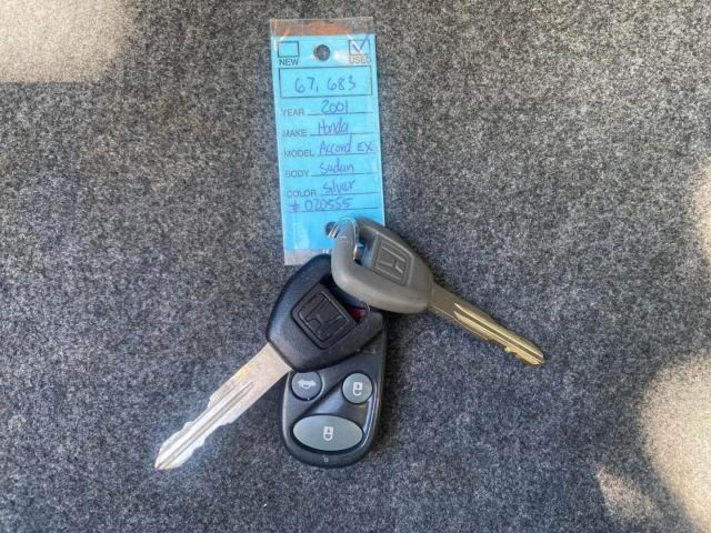 2001 Satin Silver Metallic /Ivory Honda Accord Sdn EX LOW MILES 67,683 (JHMCG56601C) with an 2.3L 16-Valve VTEC I4 LEV-Certified Engine engine, Automatic transmission, located at 4701 North Dixie Hwy, Pompano Beach, FL, 33064, (954) 422-2889, 26.240938, -80.123474 - OUR WEBPAGE FLORIDACARS1.COM HAS OVER 100 PHOTOS AND FREE CARFAX LINK 2001 HONDA ACCORD EX VIN: JHMCG56601C020555 J H M C G 5 6 6 0 1 C 0 2 0 5 5 5 SEDAN 4 DR 2.3L I4 F OHV GASOLINE FRONT WHEEL DRIVE Features ABS Brakes Air Conditioning Alloy Wheels AM/FM Stereo Automatic Transmission Cassette Playe - Photo#22