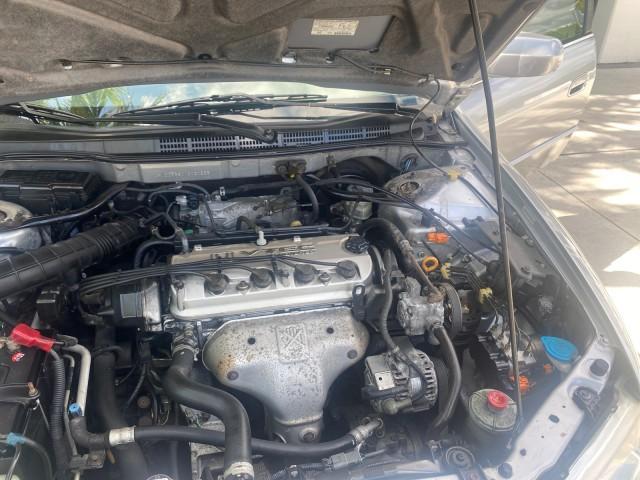 2001 Satin Silver Metallic /Ivory Honda Accord Sdn EX LOW MILES 67,683 (JHMCG56601C) with an 2.3L 16-Valve VTEC I4 LEV-Certified Engine engine, Automatic transmission, located at 4701 North Dixie Hwy, Pompano Beach, FL, 33064, (954) 422-2889, 26.240938, -80.123474 - OUR WEBPAGE FLORIDACARS1.COM HAS OVER 100 PHOTOS AND FREE CARFAX LINK 2001 HONDA ACCORD EX VIN: JHMCG56601C020555 J H M C G 5 6 6 0 1 C 0 2 0 5 5 5 SEDAN 4 DR 2.3L I4 F OHV GASOLINE FRONT WHEEL DRIVE Features ABS Brakes Air Conditioning Alloy Wheels AM/FM Stereo Automatic Transmission Cassette Playe - Photo#26