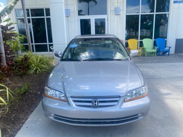 2001 Satin Silver Metallic /Ivory Honda Accord Sdn EX LOW MILES 67,683 (JHMCG56601C) with an 2.3L 16-Valve VTEC I4 LEV-Certified Engine engine, Automatic transmission, located at 4701 North Dixie Hwy, Pompano Beach, FL, 33064, (954) 422-2889, 26.240938, -80.123474 - OUR WEBPAGE FLORIDACARS1.COM HAS OVER 100 PHOTOS AND FREE CARFAX LINK 2001 HONDA ACCORD EX VIN: JHMCG56601C020555 J H M C G 5 6 6 0 1 C 0 2 0 5 5 5 SEDAN 4 DR 2.3L I4 F OHV GASOLINE FRONT WHEEL DRIVE Features ABS Brakes Air Conditioning Alloy Wheels AM/FM Stereo Automatic Transmission Cassette Playe - Photo#28