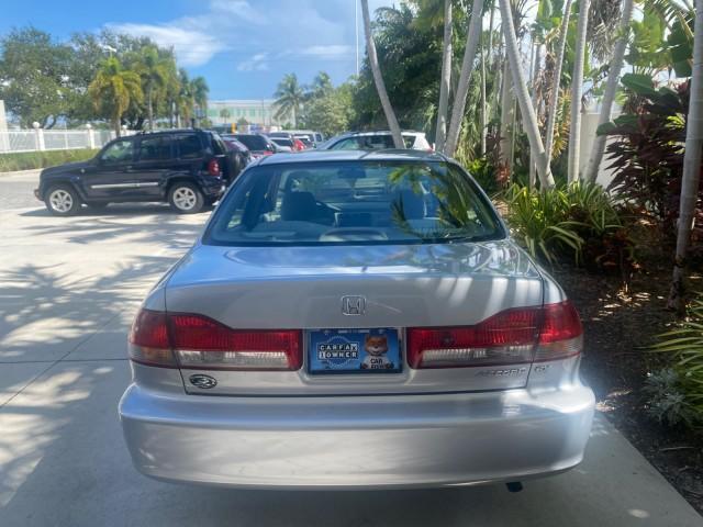 2001 Satin Silver Metallic /Ivory Honda Accord Sdn EX LOW MILES 67,683 (JHMCG56601C) with an 2.3L 16-Valve VTEC I4 LEV-Certified Engine engine, Automatic transmission, located at 4701 North Dixie Hwy, Pompano Beach, FL, 33064, (954) 422-2889, 26.240938, -80.123474 - OUR WEBPAGE FLORIDACARS1.COM HAS OVER 100 PHOTOS AND FREE CARFAX LINK 2001 HONDA ACCORD EX VIN: JHMCG56601C020555 J H M C G 5 6 6 0 1 C 0 2 0 5 5 5 SEDAN 4 DR 2.3L I4 F OHV GASOLINE FRONT WHEEL DRIVE Features ABS Brakes Air Conditioning Alloy Wheels AM/FM Stereo Automatic Transmission Cassette Playe - Photo#36