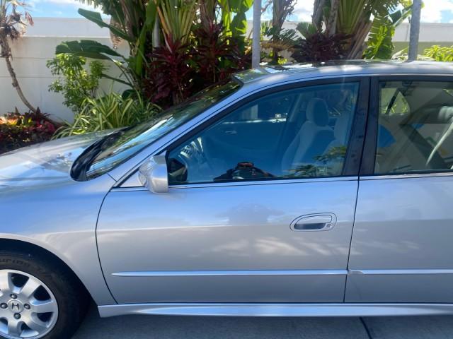 2001 Satin Silver Metallic /Ivory Honda Accord Sdn EX LOW MILES 67,683 (JHMCG56601C) with an 2.3L 16-Valve VTEC I4 LEV-Certified Engine engine, Automatic transmission, located at 4701 North Dixie Hwy, Pompano Beach, FL, 33064, (954) 422-2889, 26.240938, -80.123474 - OUR WEBPAGE FLORIDACARS1.COM HAS OVER 100 PHOTOS AND FREE CARFAX LINK 2001 HONDA ACCORD EX VIN: JHMCG56601C020555 J H M C G 5 6 6 0 1 C 0 2 0 5 5 5 SEDAN 4 DR 2.3L I4 F OHV GASOLINE FRONT WHEEL DRIVE Features ABS Brakes Air Conditioning Alloy Wheels AM/FM Stereo Automatic Transmission Cassette Playe - Photo#37