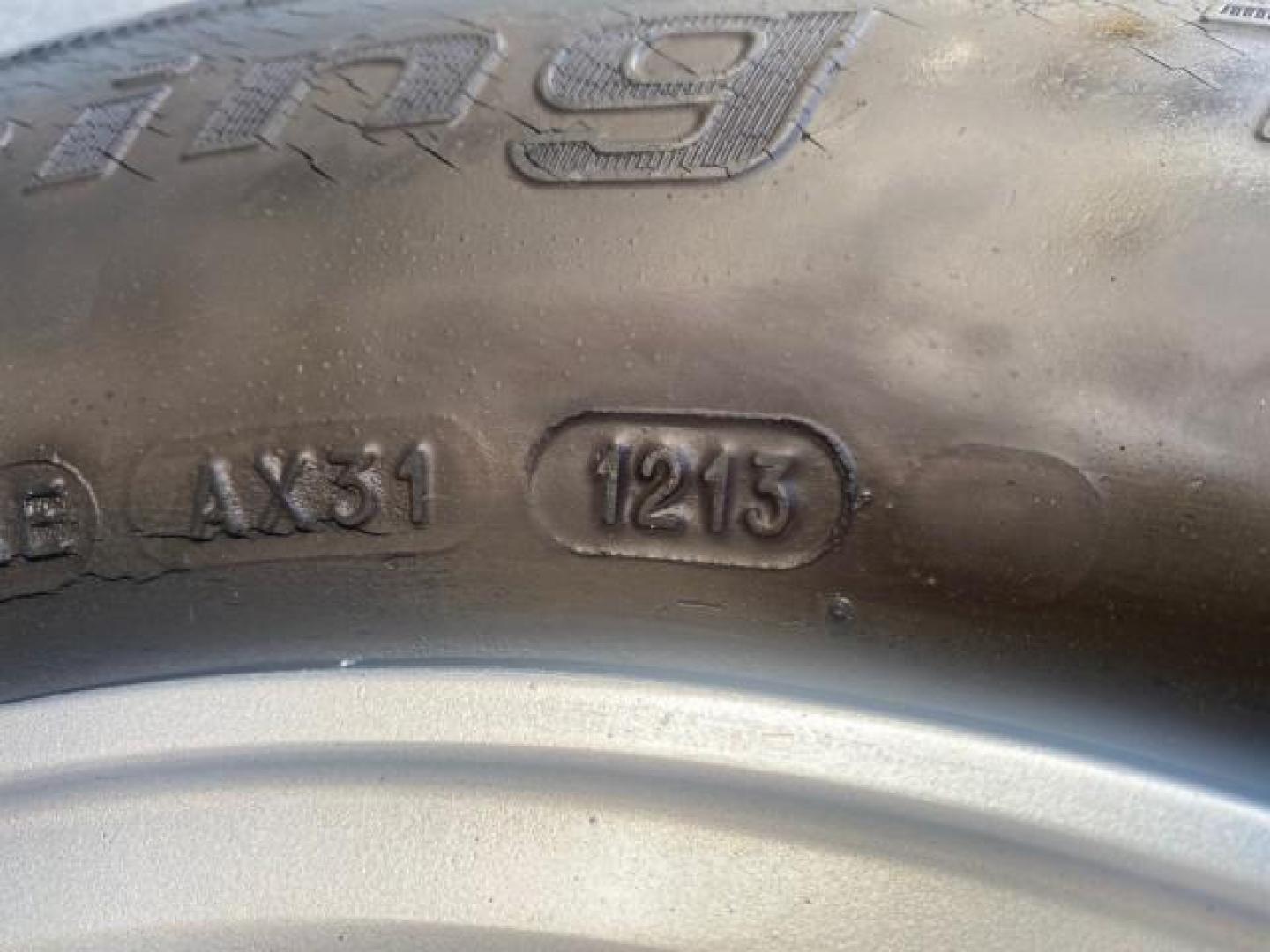 2001 Satin Silver Metallic /Ivory Honda Accord Sdn EX LOW MILES 67,683 (JHMCG56601C) with an 2.3L 16-Valve VTEC I4 LEV-Certified Engine engine, Automatic transmission, located at 4701 North Dixie Hwy, Pompano Beach, FL, 33064, (954) 422-2889, 26.240938, -80.123474 - OUR WEBPAGE FLORIDACARS1.COM HAS OVER 100 PHOTOS AND FREE CARFAX LINK 2001 HONDA ACCORD EX VIN: JHMCG56601C020555 J H M C G 5 6 6 0 1 C 0 2 0 5 5 5 SEDAN 4 DR 2.3L I4 F OHV GASOLINE FRONT WHEEL DRIVE Features ABS Brakes Air Conditioning Alloy Wheels AM/FM Stereo Automatic Transmission Cassette Playe - Photo#40