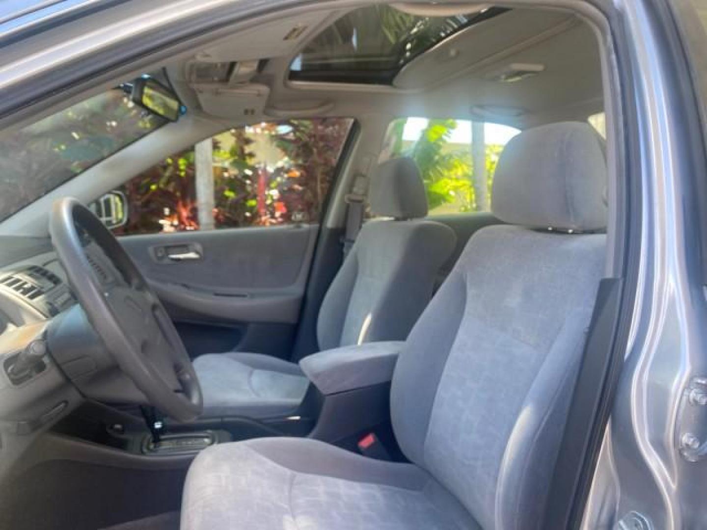 2001 Satin Silver Metallic /Ivory Honda Accord Sdn EX LOW MILES 67,683 (JHMCG56601C) with an 2.3L 16-Valve VTEC I4 LEV-Certified Engine engine, Automatic transmission, located at 4701 North Dixie Hwy, Pompano Beach, FL, 33064, (954) 422-2889, 26.240938, -80.123474 - OUR WEBPAGE FLORIDACARS1.COM HAS OVER 100 PHOTOS AND FREE CARFAX LINK 2001 HONDA ACCORD EX VIN: JHMCG56601C020555 J H M C G 5 6 6 0 1 C 0 2 0 5 5 5 SEDAN 4 DR 2.3L I4 F OHV GASOLINE FRONT WHEEL DRIVE Features ABS Brakes Air Conditioning Alloy Wheels AM/FM Stereo Automatic Transmission Cassette Playe - Photo#42