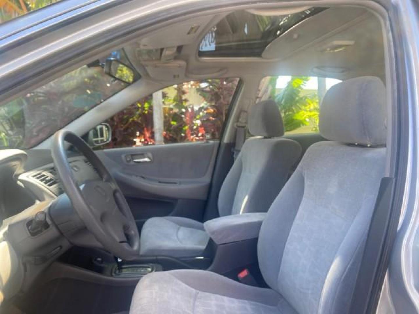 2001 Satin Silver Metallic /Ivory Honda Accord Sdn EX LOW MILES 67,683 (JHMCG56601C) with an 2.3L 16-Valve VTEC I4 LEV-Certified Engine engine, Automatic transmission, located at 4701 North Dixie Hwy, Pompano Beach, FL, 33064, (954) 422-2889, 26.240938, -80.123474 - OUR WEBPAGE FLORIDACARS1.COM HAS OVER 100 PHOTOS AND FREE CARFAX LINK 2001 HONDA ACCORD EX VIN: JHMCG56601C020555 J H M C G 5 6 6 0 1 C 0 2 0 5 5 5 SEDAN 4 DR 2.3L I4 F OHV GASOLINE FRONT WHEEL DRIVE Features ABS Brakes Air Conditioning Alloy Wheels AM/FM Stereo Automatic Transmission Cassette Playe - Photo#43