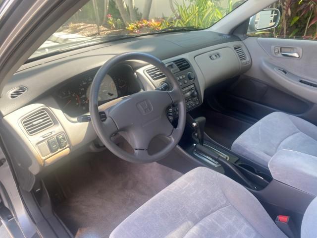 2001 Satin Silver Metallic /Ivory Honda Accord Sdn EX LOW MILES 67,683 (JHMCG56601C) with an 2.3L 16-Valve VTEC I4 LEV-Certified Engine engine, Automatic transmission, located at 4701 North Dixie Hwy, Pompano Beach, FL, 33064, (954) 422-2889, 26.240938, -80.123474 - OUR WEBPAGE FLORIDACARS1.COM HAS OVER 100 PHOTOS AND FREE CARFAX LINK 2001 HONDA ACCORD EX VIN: JHMCG56601C020555 J H M C G 5 6 6 0 1 C 0 2 0 5 5 5 SEDAN 4 DR 2.3L I4 F OHV GASOLINE FRONT WHEEL DRIVE Features ABS Brakes Air Conditioning Alloy Wheels AM/FM Stereo Automatic Transmission Cassette Playe - Photo#48