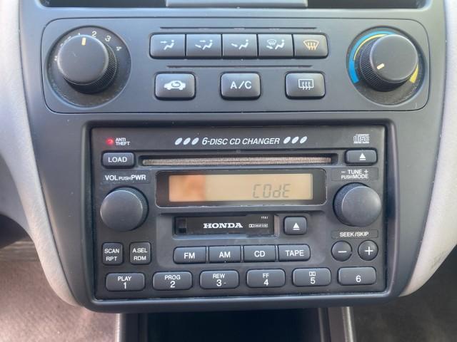 2001 Satin Silver Metallic /Ivory Honda Accord Sdn EX LOW MILES 67,683 (JHMCG56601C) with an 2.3L 16-Valve VTEC I4 LEV-Certified Engine engine, Automatic transmission, located at 4701 North Dixie Hwy, Pompano Beach, FL, 33064, (954) 422-2889, 26.240938, -80.123474 - OUR WEBPAGE FLORIDACARS1.COM HAS OVER 100 PHOTOS AND FREE CARFAX LINK 2001 HONDA ACCORD EX VIN: JHMCG56601C020555 J H M C G 5 6 6 0 1 C 0 2 0 5 5 5 SEDAN 4 DR 2.3L I4 F OHV GASOLINE FRONT WHEEL DRIVE Features ABS Brakes Air Conditioning Alloy Wheels AM/FM Stereo Automatic Transmission Cassette Playe - Photo#58