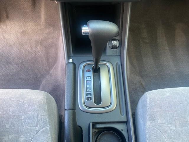 2001 Satin Silver Metallic /Ivory Honda Accord Sdn EX LOW MILES 67,683 (JHMCG56601C) with an 2.3L 16-Valve VTEC I4 LEV-Certified Engine engine, Automatic transmission, located at 4701 North Dixie Hwy, Pompano Beach, FL, 33064, (954) 422-2889, 26.240938, -80.123474 - OUR WEBPAGE FLORIDACARS1.COM HAS OVER 100 PHOTOS AND FREE CARFAX LINK 2001 HONDA ACCORD EX VIN: JHMCG56601C020555 J H M C G 5 6 6 0 1 C 0 2 0 5 5 5 SEDAN 4 DR 2.3L I4 F OHV GASOLINE FRONT WHEEL DRIVE Features ABS Brakes Air Conditioning Alloy Wheels AM/FM Stereo Automatic Transmission Cassette Playe - Photo#60