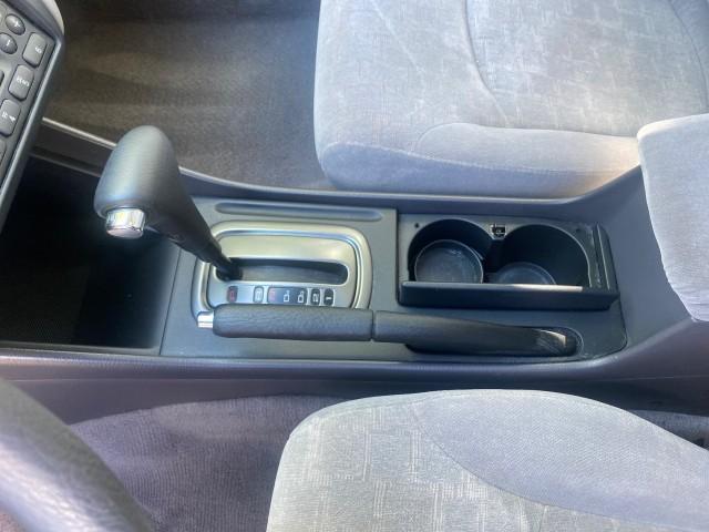 2001 Satin Silver Metallic /Ivory Honda Accord Sdn EX LOW MILES 67,683 (JHMCG56601C) with an 2.3L 16-Valve VTEC I4 LEV-Certified Engine engine, Automatic transmission, located at 4701 North Dixie Hwy, Pompano Beach, FL, 33064, (954) 422-2889, 26.240938, -80.123474 - OUR WEBPAGE FLORIDACARS1.COM HAS OVER 100 PHOTOS AND FREE CARFAX LINK 2001 HONDA ACCORD EX VIN: JHMCG56601C020555 J H M C G 5 6 6 0 1 C 0 2 0 5 5 5 SEDAN 4 DR 2.3L I4 F OHV GASOLINE FRONT WHEEL DRIVE Features ABS Brakes Air Conditioning Alloy Wheels AM/FM Stereo Automatic Transmission Cassette Playe - Photo#61