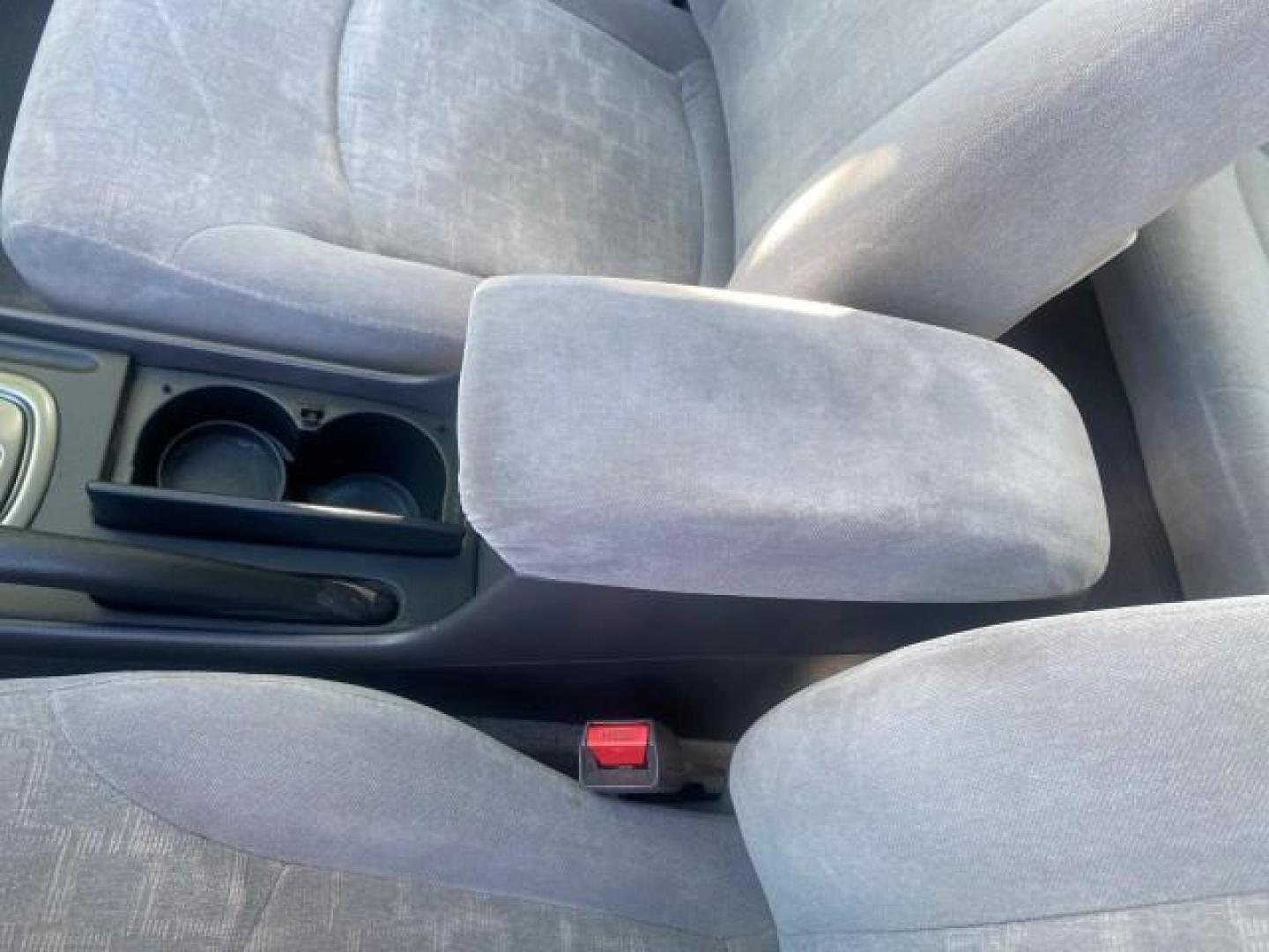 2001 Satin Silver Metallic /Ivory Honda Accord Sdn EX LOW MILES 67,683 (JHMCG56601C) with an 2.3L 16-Valve VTEC I4 LEV-Certified Engine engine, Automatic transmission, located at 4701 North Dixie Hwy, Pompano Beach, FL, 33064, (954) 422-2889, 26.240938, -80.123474 - OUR WEBPAGE FLORIDACARS1.COM HAS OVER 100 PHOTOS AND FREE CARFAX LINK 2001 HONDA ACCORD EX VIN: JHMCG56601C020555 J H M C G 5 6 6 0 1 C 0 2 0 5 5 5 SEDAN 4 DR 2.3L I4 F OHV GASOLINE FRONT WHEEL DRIVE Features ABS Brakes Air Conditioning Alloy Wheels AM/FM Stereo Automatic Transmission Cassette Playe - Photo#61