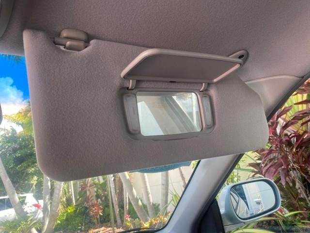 2001 Satin Silver Metallic /Ivory Honda Accord Sdn EX LOW MILES 67,683 (JHMCG56601C) with an 2.3L 16-Valve VTEC I4 LEV-Certified Engine engine, Automatic transmission, located at 4701 North Dixie Hwy, Pompano Beach, FL, 33064, (954) 422-2889, 26.240938, -80.123474 - OUR WEBPAGE FLORIDACARS1.COM HAS OVER 100 PHOTOS AND FREE CARFAX LINK 2001 HONDA ACCORD EX VIN: JHMCG56601C020555 J H M C G 5 6 6 0 1 C 0 2 0 5 5 5 SEDAN 4 DR 2.3L I4 F OHV GASOLINE FRONT WHEEL DRIVE Features ABS Brakes Air Conditioning Alloy Wheels AM/FM Stereo Automatic Transmission Cassette Playe - Photo#68