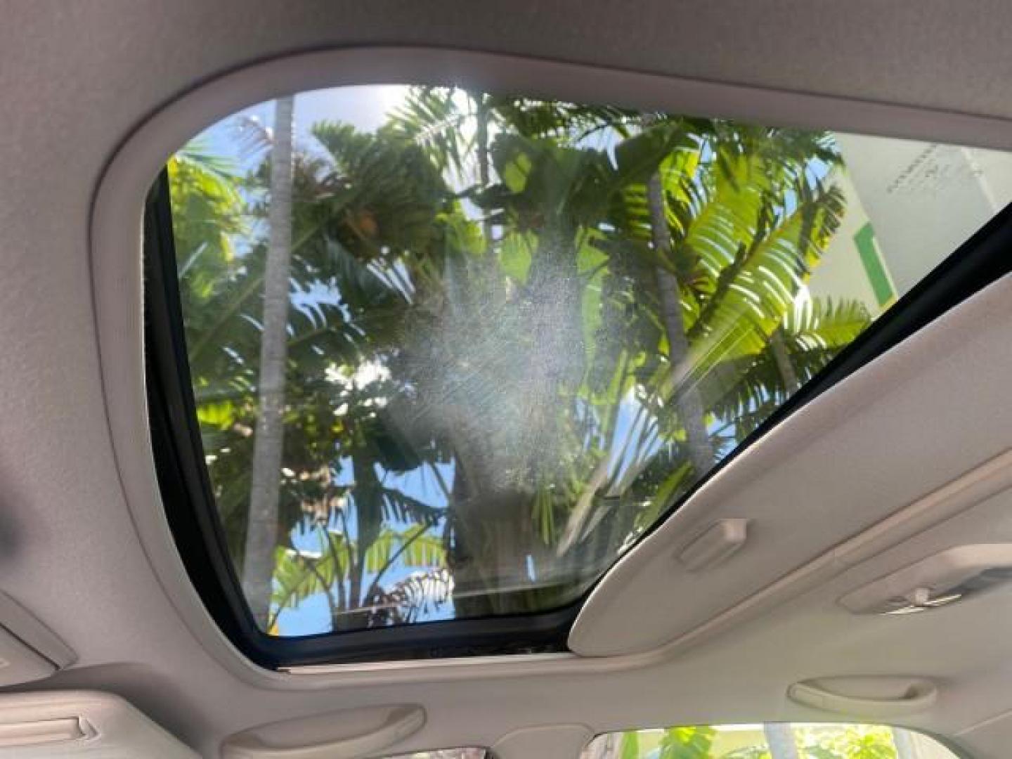 2001 Satin Silver Metallic /Ivory Honda Accord Sdn EX LOW MILES 67,683 (JHMCG56601C) with an 2.3L 16-Valve VTEC I4 LEV-Certified Engine engine, Automatic transmission, located at 4701 North Dixie Hwy, Pompano Beach, FL, 33064, (954) 422-2889, 26.240938, -80.123474 - OUR WEBPAGE FLORIDACARS1.COM HAS OVER 100 PHOTOS AND FREE CARFAX LINK 2001 HONDA ACCORD EX VIN: JHMCG56601C020555 J H M C G 5 6 6 0 1 C 0 2 0 5 5 5 SEDAN 4 DR 2.3L I4 F OHV GASOLINE FRONT WHEEL DRIVE Features ABS Brakes Air Conditioning Alloy Wheels AM/FM Stereo Automatic Transmission Cassette Playe - Photo#70