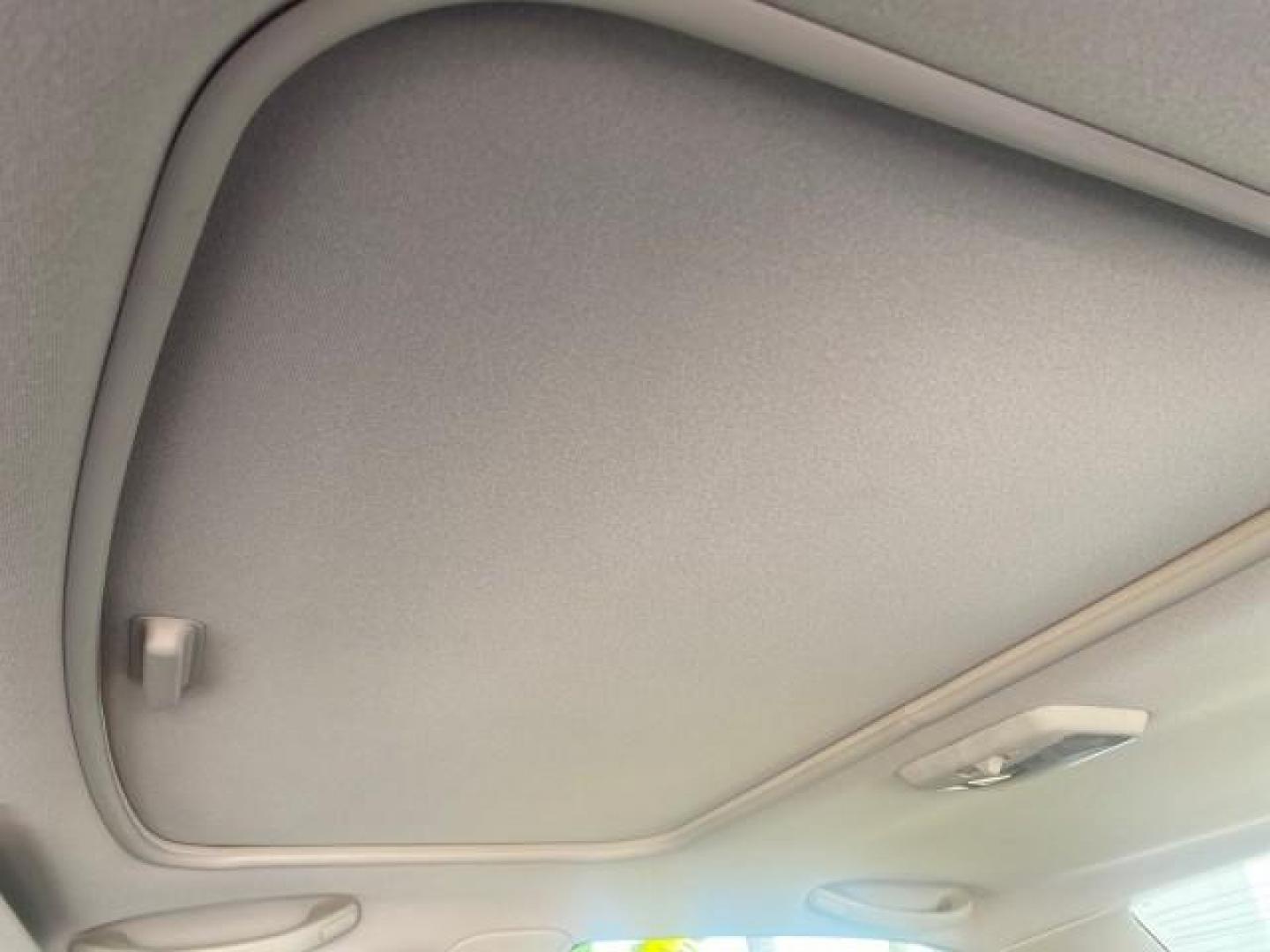 2001 Satin Silver Metallic /Ivory Honda Accord Sdn EX LOW MILES 67,683 (JHMCG56601C) with an 2.3L 16-Valve VTEC I4 LEV-Certified Engine engine, Automatic transmission, located at 4701 North Dixie Hwy, Pompano Beach, FL, 33064, (954) 422-2889, 26.240938, -80.123474 - OUR WEBPAGE FLORIDACARS1.COM HAS OVER 100 PHOTOS AND FREE CARFAX LINK 2001 HONDA ACCORD EX VIN: JHMCG56601C020555 J H M C G 5 6 6 0 1 C 0 2 0 5 5 5 SEDAN 4 DR 2.3L I4 F OHV GASOLINE FRONT WHEEL DRIVE Features ABS Brakes Air Conditioning Alloy Wheels AM/FM Stereo Automatic Transmission Cassette Playe - Photo#71