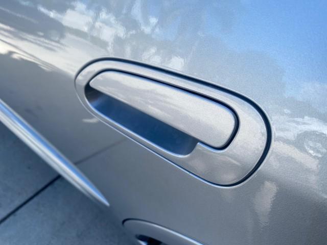 2001 Satin Silver Metallic /Ivory Honda Accord Sdn EX LOW MILES 67,683 (JHMCG56601C) with an 2.3L 16-Valve VTEC I4 LEV-Certified Engine engine, Automatic transmission, located at 4701 North Dixie Hwy, Pompano Beach, FL, 33064, (954) 422-2889, 26.240938, -80.123474 - OUR WEBPAGE FLORIDACARS1.COM HAS OVER 100 PHOTOS AND FREE CARFAX LINK 2001 HONDA ACCORD EX VIN: JHMCG56601C020555 J H M C G 5 6 6 0 1 C 0 2 0 5 5 5 SEDAN 4 DR 2.3L I4 F OHV GASOLINE FRONT WHEEL DRIVE Features ABS Brakes Air Conditioning Alloy Wheels AM/FM Stereo Automatic Transmission Cassette Playe - Photo#74