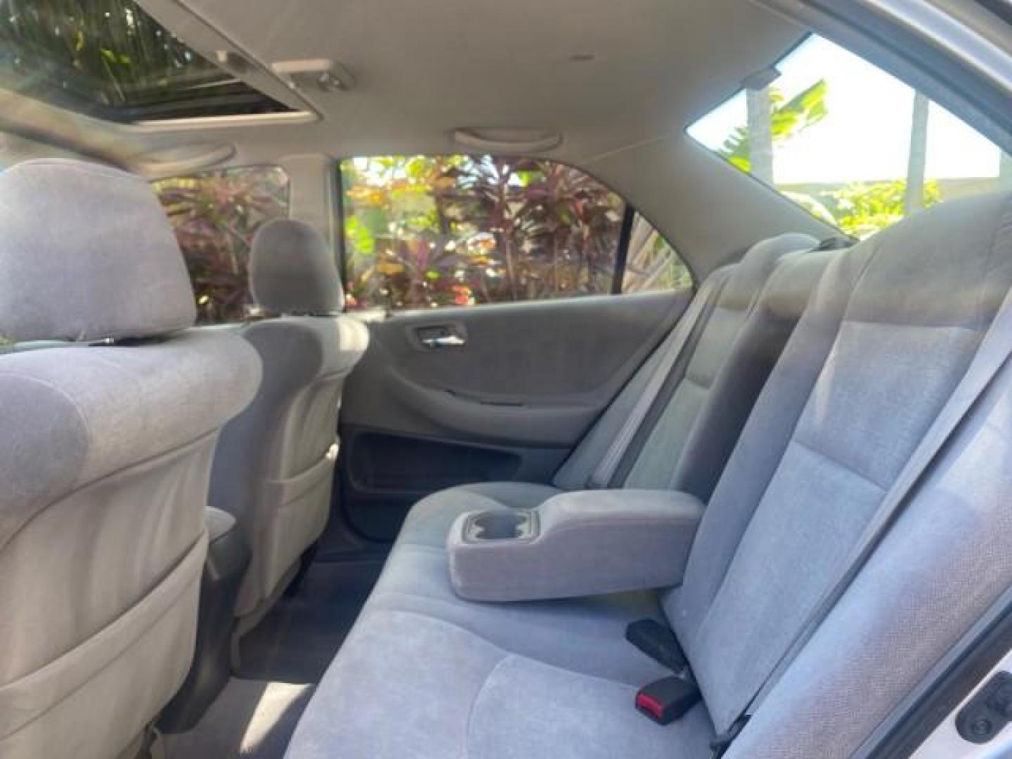 2001 Satin Silver Metallic /Ivory Honda Accord Sdn EX LOW MILES 67,683 (JHMCG56601C) with an 2.3L 16-Valve VTEC I4 LEV-Certified Engine engine, Automatic transmission, located at 4701 North Dixie Hwy, Pompano Beach, FL, 33064, (954) 422-2889, 26.240938, -80.123474 - OUR WEBPAGE FLORIDACARS1.COM HAS OVER 100 PHOTOS AND FREE CARFAX LINK 2001 HONDA ACCORD EX VIN: JHMCG56601C020555 J H M C G 5 6 6 0 1 C 0 2 0 5 5 5 SEDAN 4 DR 2.3L I4 F OHV GASOLINE FRONT WHEEL DRIVE Features ABS Brakes Air Conditioning Alloy Wheels AM/FM Stereo Automatic Transmission Cassette Playe - Photo#77