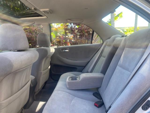 2001 Satin Silver Metallic /Ivory Honda Accord Sdn EX LOW MILES 67,683 (JHMCG56601C) with an 2.3L 16-Valve VTEC I4 LEV-Certified Engine engine, Automatic transmission, located at 4701 North Dixie Hwy, Pompano Beach, FL, 33064, (954) 422-2889, 26.240938, -80.123474 - OUR WEBPAGE FLORIDACARS1.COM HAS OVER 100 PHOTOS AND FREE CARFAX LINK 2001 HONDA ACCORD EX VIN: JHMCG56601C020555 J H M C G 5 6 6 0 1 C 0 2 0 5 5 5 SEDAN 4 DR 2.3L I4 F OHV GASOLINE FRONT WHEEL DRIVE Features ABS Brakes Air Conditioning Alloy Wheels AM/FM Stereo Automatic Transmission Cassette Playe - Photo#78