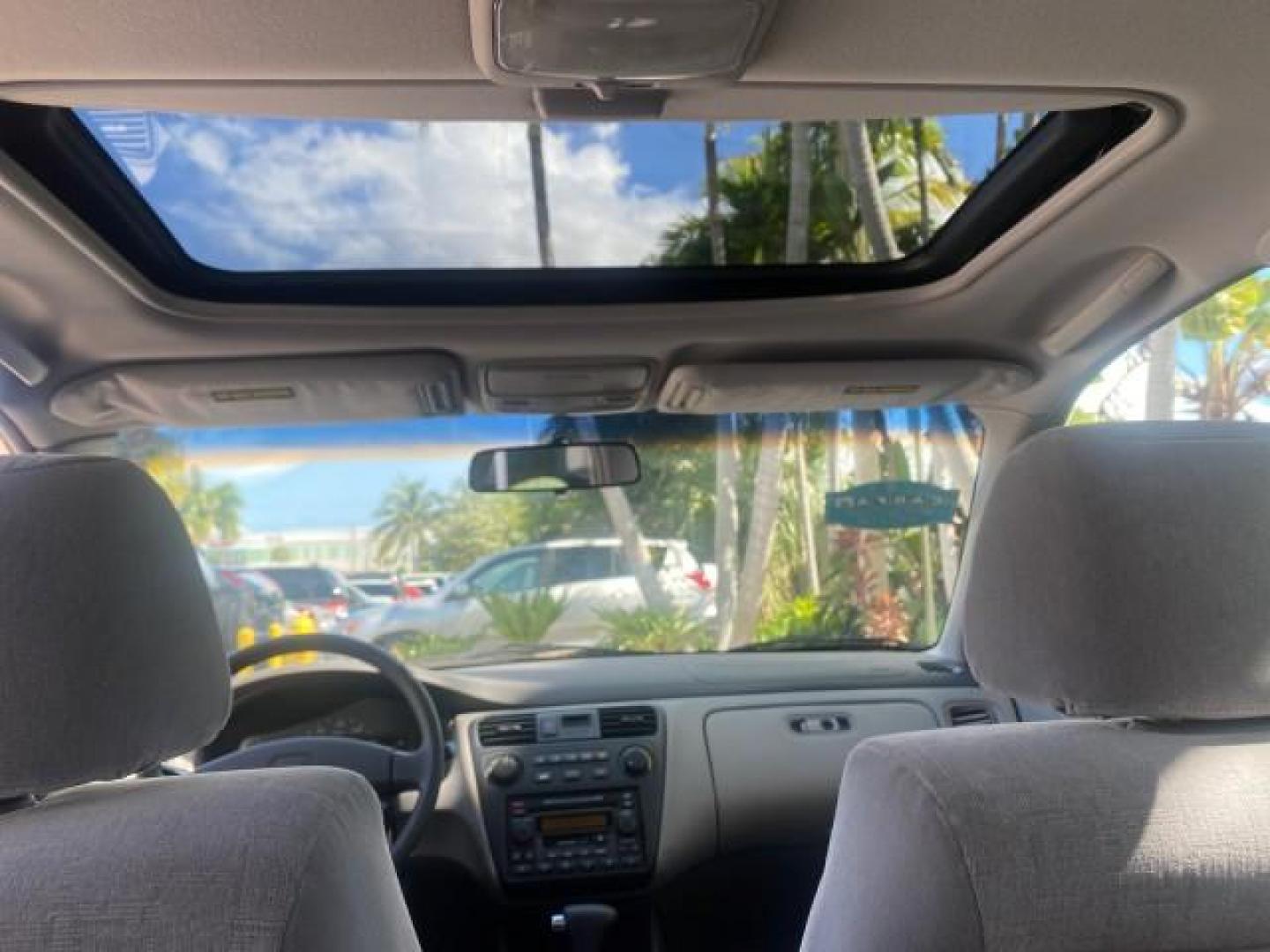 2001 Satin Silver Metallic /Ivory Honda Accord Sdn EX LOW MILES 67,683 (JHMCG56601C) with an 2.3L 16-Valve VTEC I4 LEV-Certified Engine engine, Automatic transmission, located at 4701 North Dixie Hwy, Pompano Beach, FL, 33064, (954) 422-2889, 26.240938, -80.123474 - OUR WEBPAGE FLORIDACARS1.COM HAS OVER 100 PHOTOS AND FREE CARFAX LINK 2001 HONDA ACCORD EX VIN: JHMCG56601C020555 J H M C G 5 6 6 0 1 C 0 2 0 5 5 5 SEDAN 4 DR 2.3L I4 F OHV GASOLINE FRONT WHEEL DRIVE Features ABS Brakes Air Conditioning Alloy Wheels AM/FM Stereo Automatic Transmission Cassette Playe - Photo#83