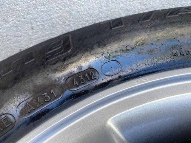 2001 Satin Silver Metallic /Ivory Honda Accord Sdn EX LOW MILES 67,683 (JHMCG56601C) with an 2.3L 16-Valve VTEC I4 LEV-Certified Engine engine, Automatic transmission, located at 4701 North Dixie Hwy, Pompano Beach, FL, 33064, (954) 422-2889, 26.240938, -80.123474 - OUR WEBPAGE FLORIDACARS1.COM HAS OVER 100 PHOTOS AND FREE CARFAX LINK 2001 HONDA ACCORD EX VIN: JHMCG56601C020555 J H M C G 5 6 6 0 1 C 0 2 0 5 5 5 SEDAN 4 DR 2.3L I4 F OHV GASOLINE FRONT WHEEL DRIVE Features ABS Brakes Air Conditioning Alloy Wheels AM/FM Stereo Automatic Transmission Cassette Playe - Photo#89