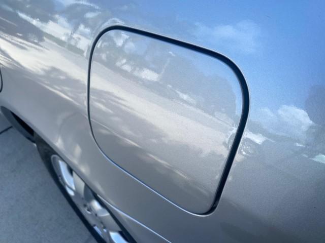 2001 Satin Silver Metallic /Ivory Honda Accord Sdn EX LOW MILES 67,683 (JHMCG56601C) with an 2.3L 16-Valve VTEC I4 LEV-Certified Engine engine, Automatic transmission, located at 4701 North Dixie Hwy, Pompano Beach, FL, 33064, (954) 422-2889, 26.240938, -80.123474 - OUR WEBPAGE FLORIDACARS1.COM HAS OVER 100 PHOTOS AND FREE CARFAX LINK 2001 HONDA ACCORD EX VIN: JHMCG56601C020555 J H M C G 5 6 6 0 1 C 0 2 0 5 5 5 SEDAN 4 DR 2.3L I4 F OHV GASOLINE FRONT WHEEL DRIVE Features ABS Brakes Air Conditioning Alloy Wheels AM/FM Stereo Automatic Transmission Cassette Playe - Photo#90