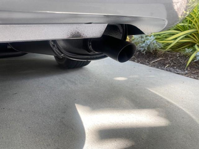 2001 Satin Silver Metallic /Ivory Honda Accord Sdn EX LOW MILES 67,683 (JHMCG56601C) with an 2.3L 16-Valve VTEC I4 LEV-Certified Engine engine, Automatic transmission, located at 4701 North Dixie Hwy, Pompano Beach, FL, 33064, (954) 422-2889, 26.240938, -80.123474 - OUR WEBPAGE FLORIDACARS1.COM HAS OVER 100 PHOTOS AND FREE CARFAX LINK 2001 HONDA ACCORD EX VIN: JHMCG56601C020555 J H M C G 5 6 6 0 1 C 0 2 0 5 5 5 SEDAN 4 DR 2.3L I4 F OHV GASOLINE FRONT WHEEL DRIVE Features ABS Brakes Air Conditioning Alloy Wheels AM/FM Stereo Automatic Transmission Cassette Playe - Photo#94