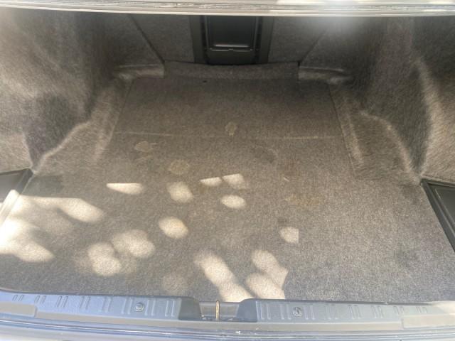 2001 Satin Silver Metallic /Ivory Honda Accord Sdn EX LOW MILES 67,683 (JHMCG56601C) with an 2.3L 16-Valve VTEC I4 LEV-Certified Engine engine, Automatic transmission, located at 4701 North Dixie Hwy, Pompano Beach, FL, 33064, (954) 422-2889, 26.240938, -80.123474 - OUR WEBPAGE FLORIDACARS1.COM HAS OVER 100 PHOTOS AND FREE CARFAX LINK 2001 HONDA ACCORD EX VIN: JHMCG56601C020555 J H M C G 5 6 6 0 1 C 0 2 0 5 5 5 SEDAN 4 DR 2.3L I4 F OHV GASOLINE FRONT WHEEL DRIVE Features ABS Brakes Air Conditioning Alloy Wheels AM/FM Stereo Automatic Transmission Cassette Playe - Photo#97